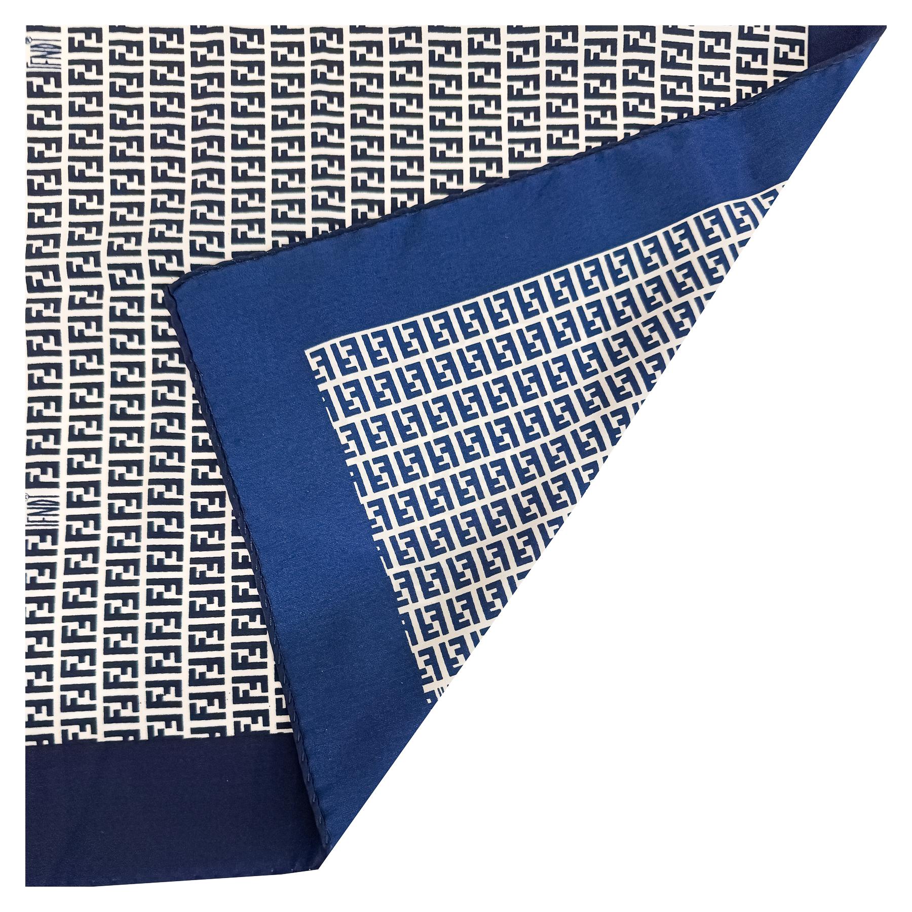 PAÑUELO DE SEDA FENDI