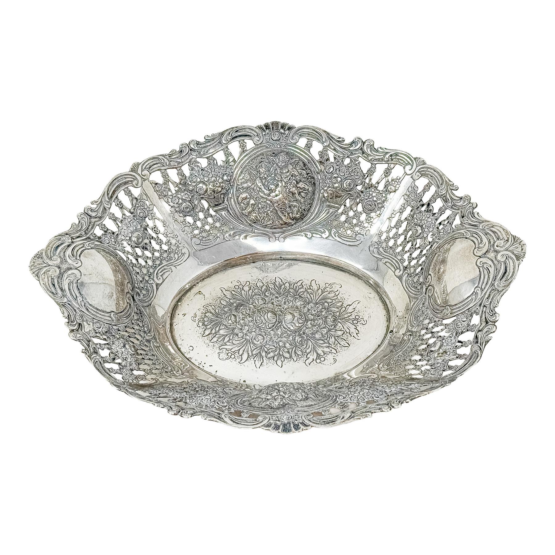 CENTRO DE MESA EN PLATA CON ALERO CALADO