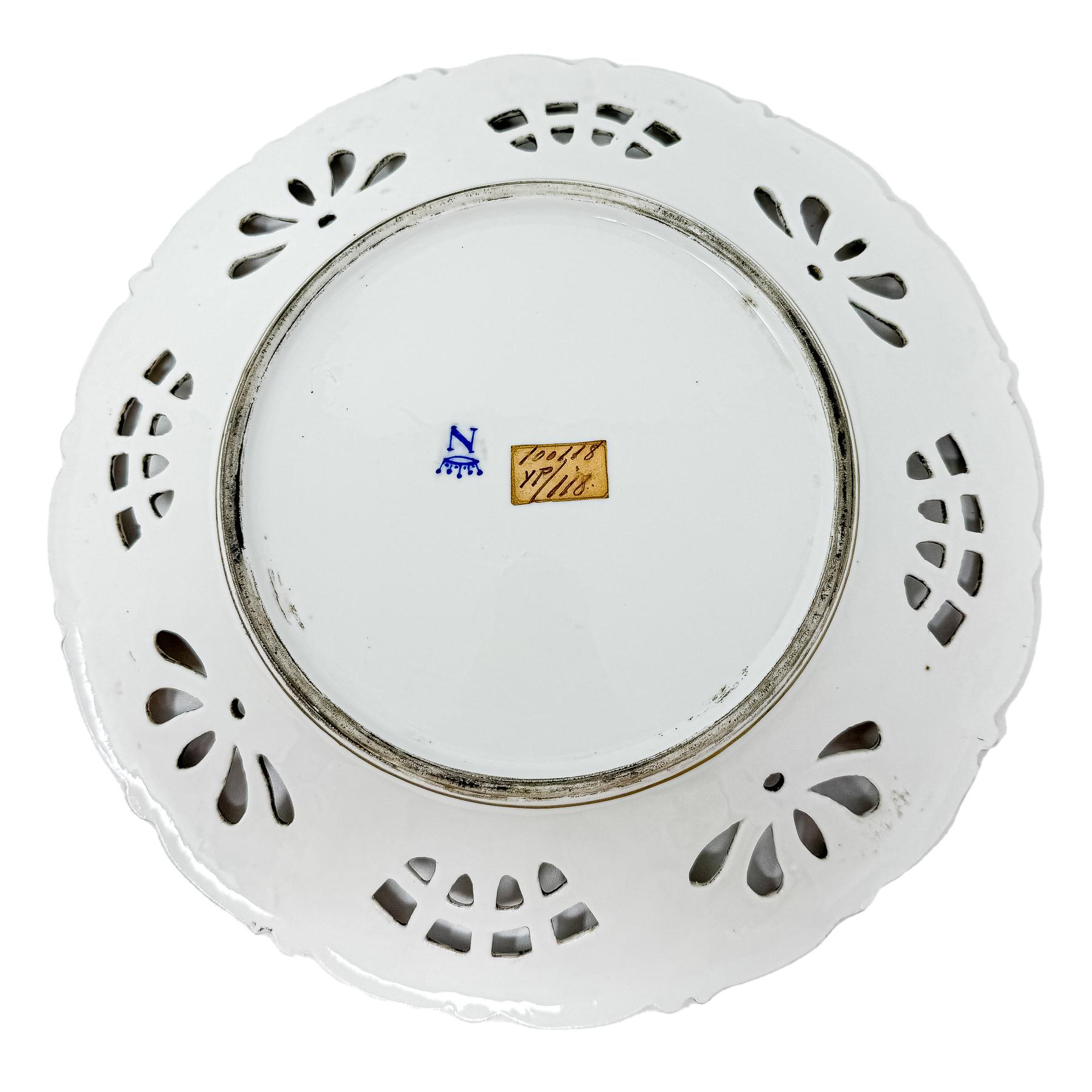 PLATO EN PORCELANA NAPOLITANA DEL PRIMER TERCIO DEL S.XX 