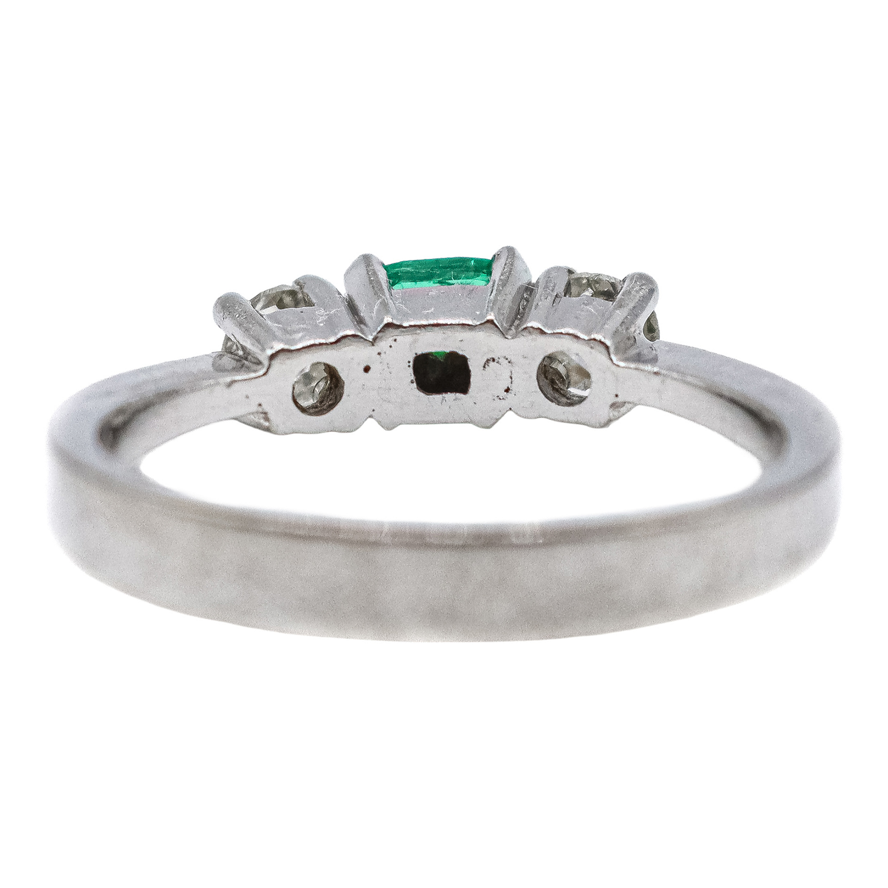 ANILLO CON ESMERALDA Y DIAMANTES