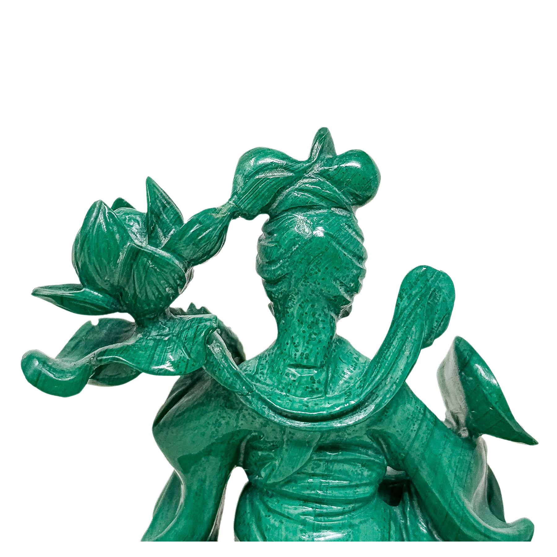 FIGURA EN MALAQUITA DE LA SEGUNDA MITAD DE S. XX