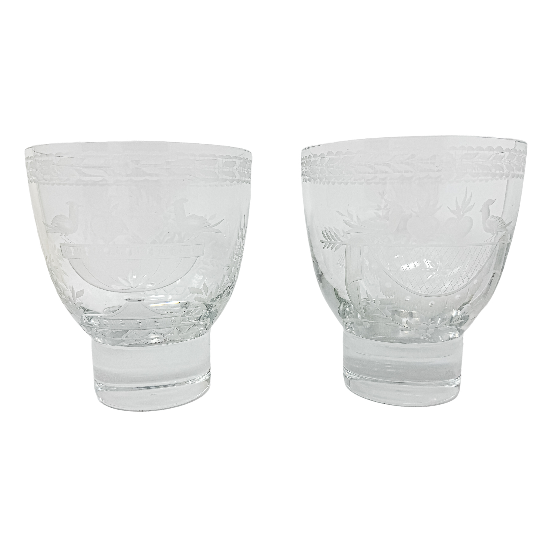 PAREJA DE COPAS EN CRISTAL GRABADO DE MEDIADOS DE SIGLO XX 
