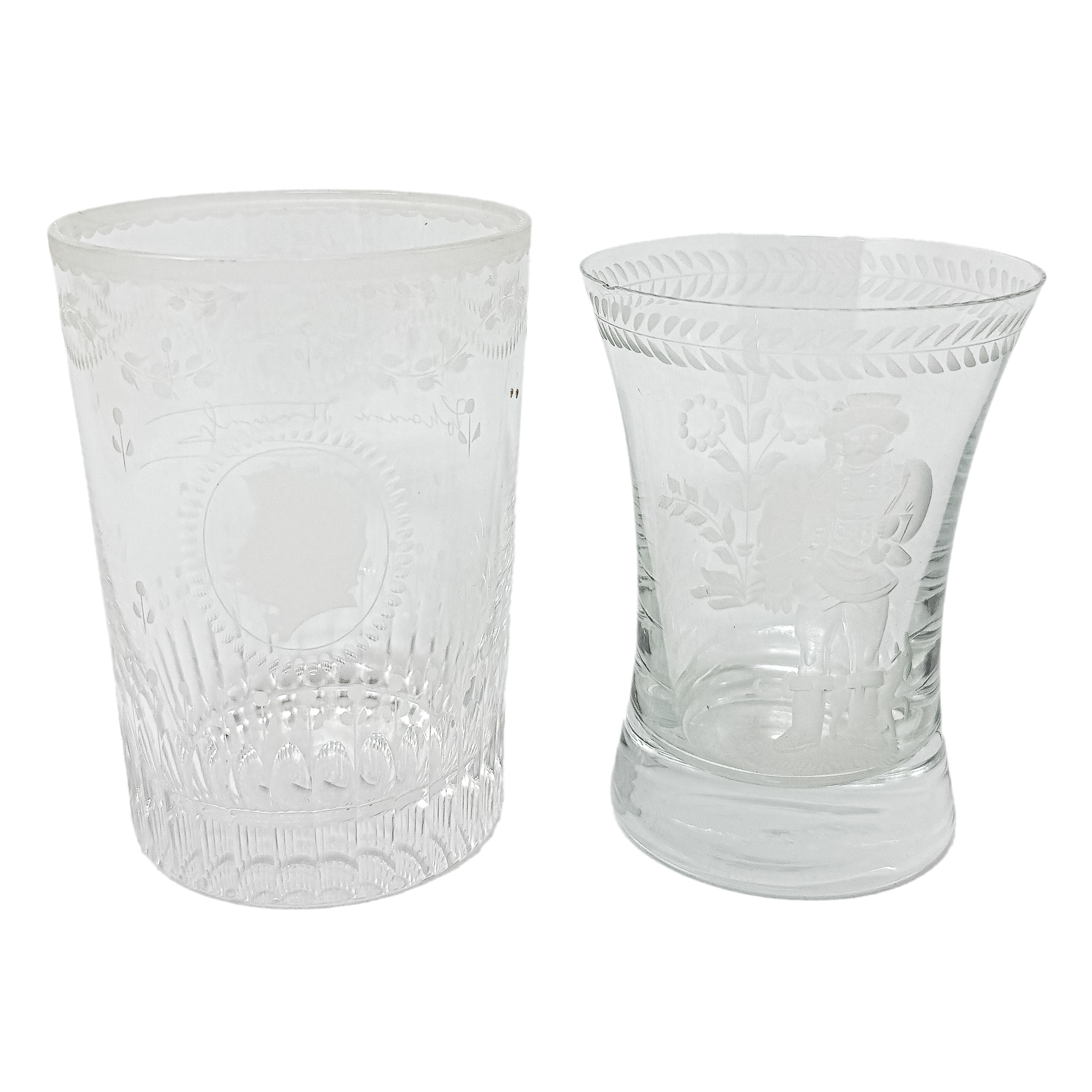 PAREJA DE VASOS TALLADOS DEL ÚLTIMO CUARTO DEL S.XX