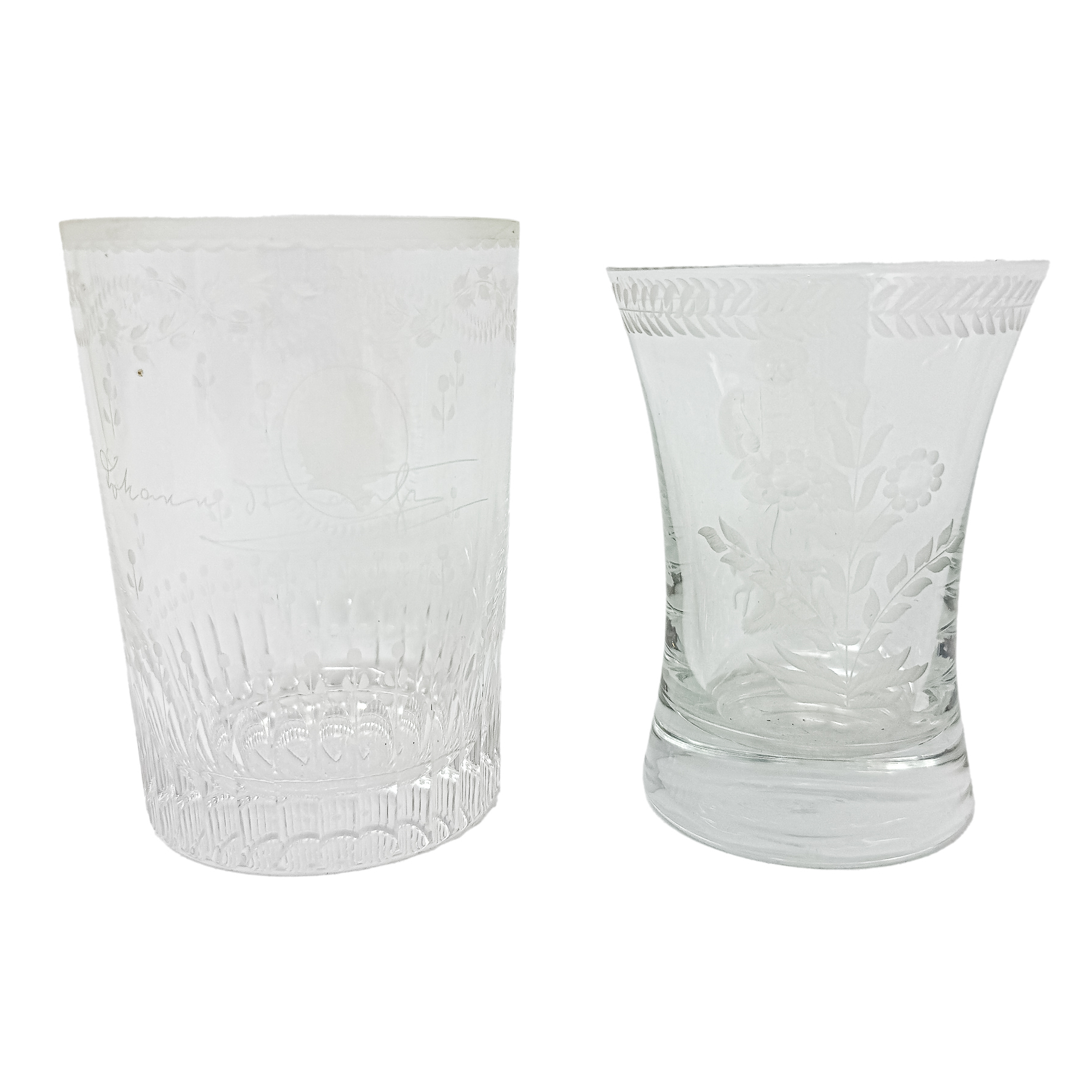 PAREJA DE VASOS TALLADOS DEL ÚLTIMO CUARTO DEL S.XX