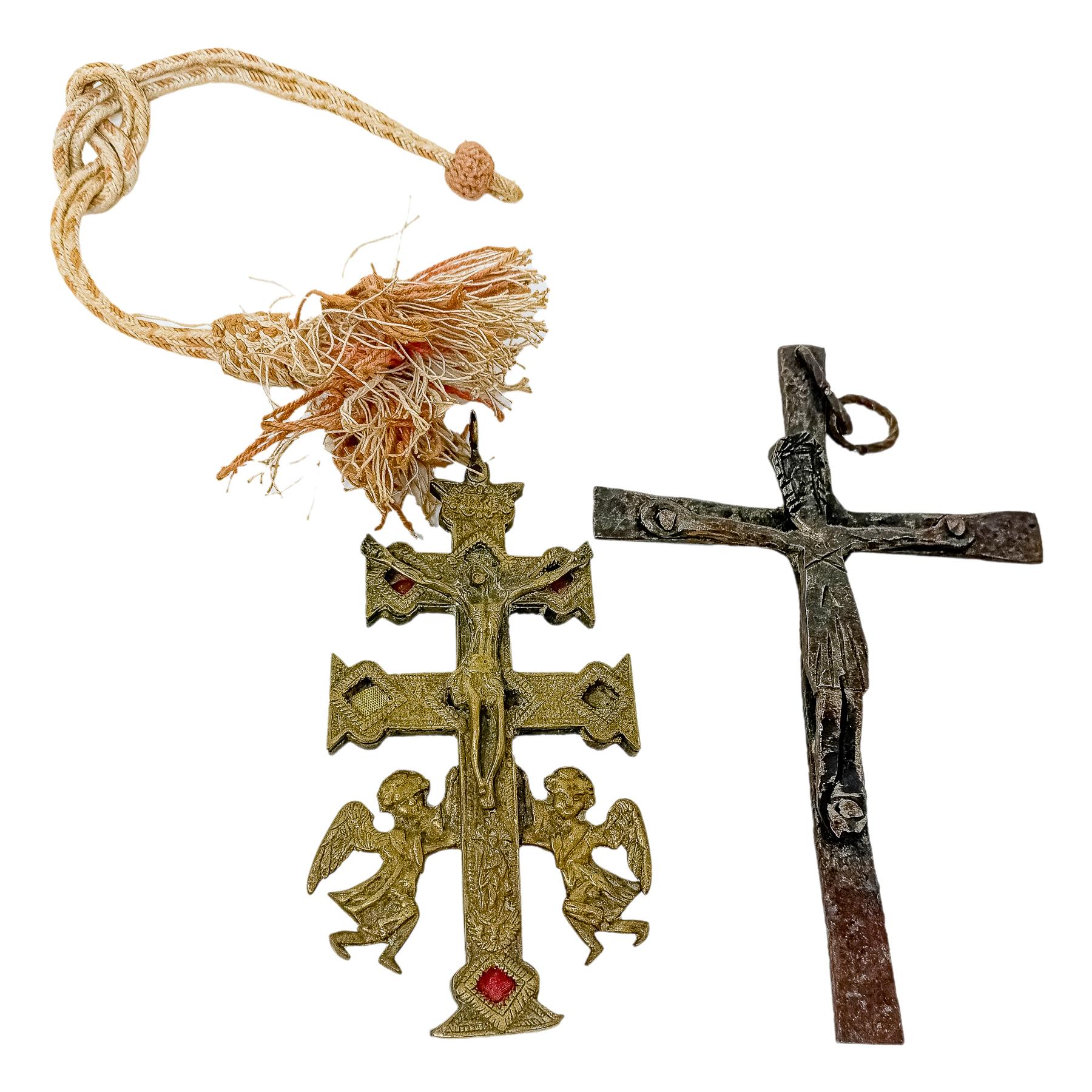 CRUZ DE CARAVACA Y CRISTO CRUCIFICADO PRIMERA MITAD S.XX