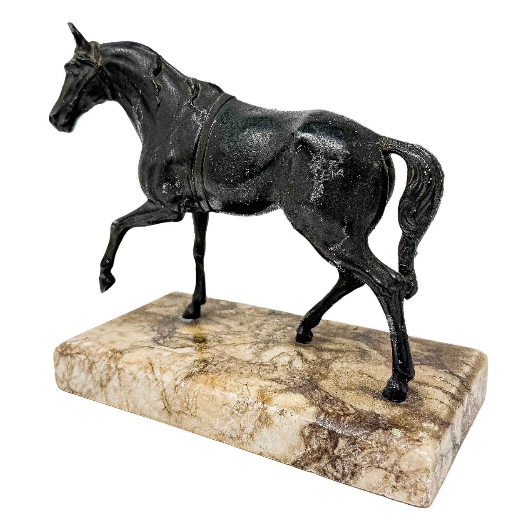 FIGURA DE CABALLO DEL PRIMER TERCIO DE SIGLO XX