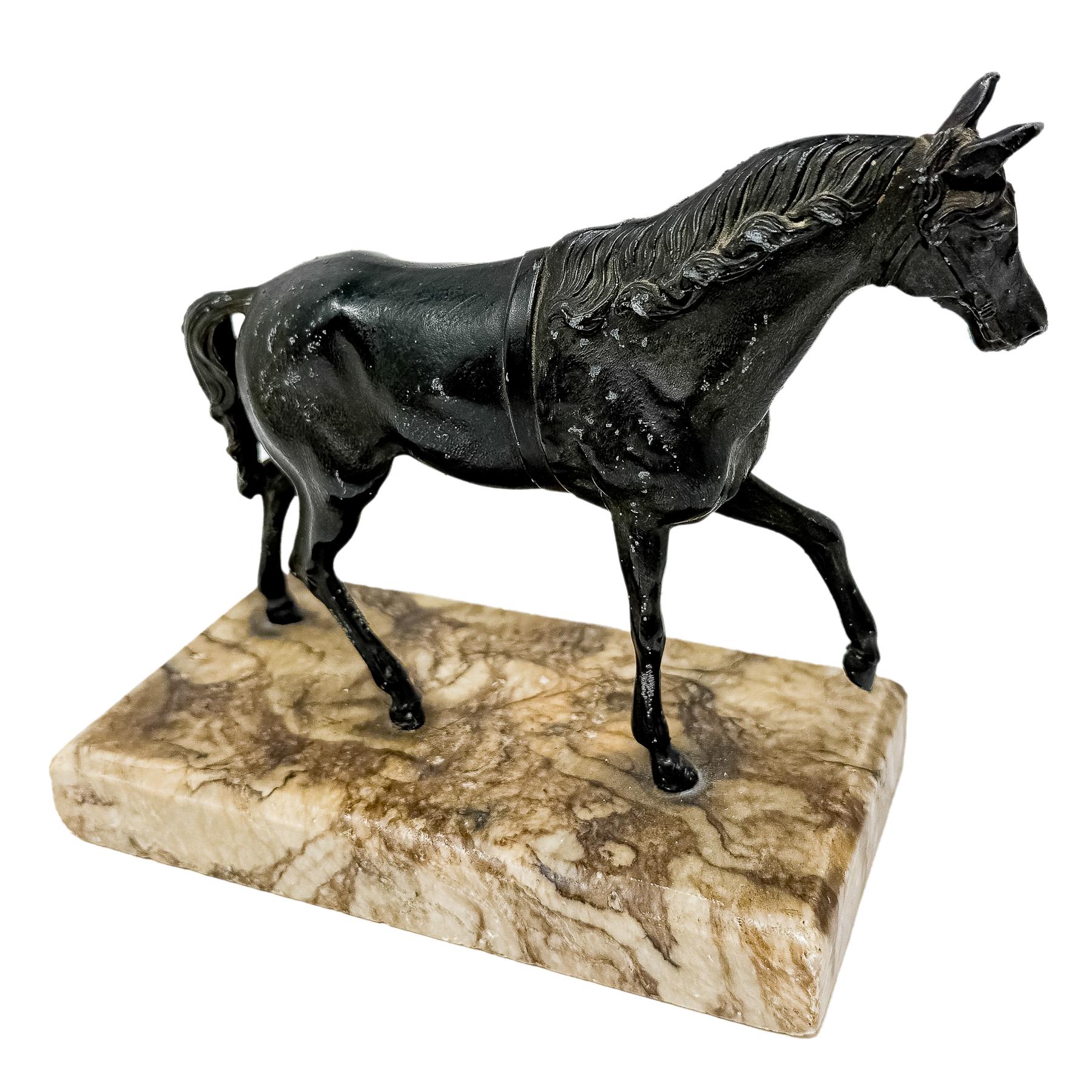FIGURA DE CABALLO DEL PRIMER TERCIO DE SIGLO XX