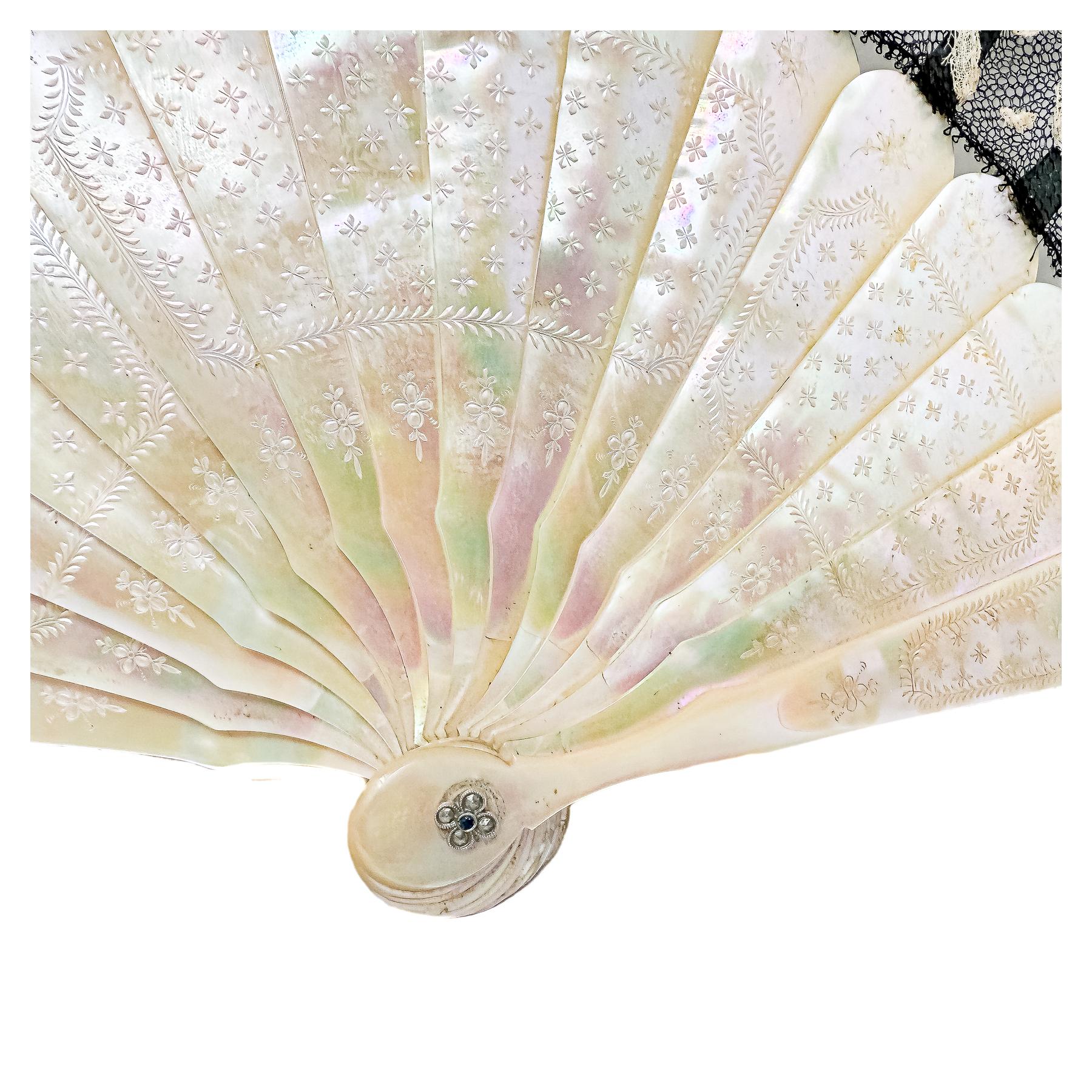 ABANICO DE NACAR DE FLES DEL S.XIX