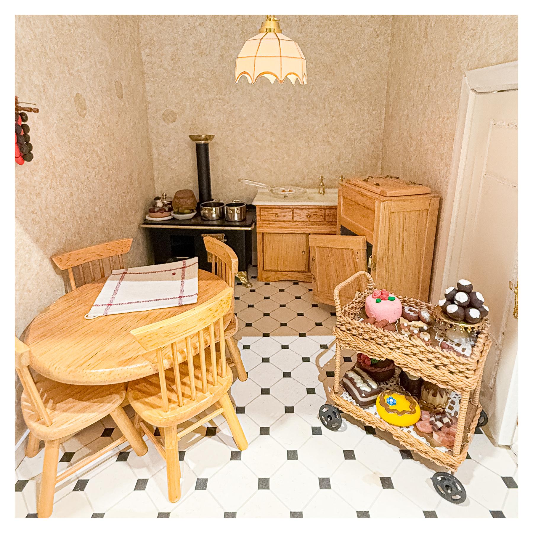 CASITA DE MUÑECAS DEL ÚLTIMO CUARTO DEL S.XX
