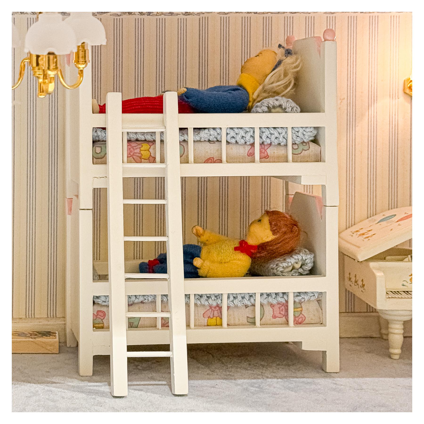CASITA DE MUÑECAS DEL ÚLTIMO CUARTO DEL S.XX