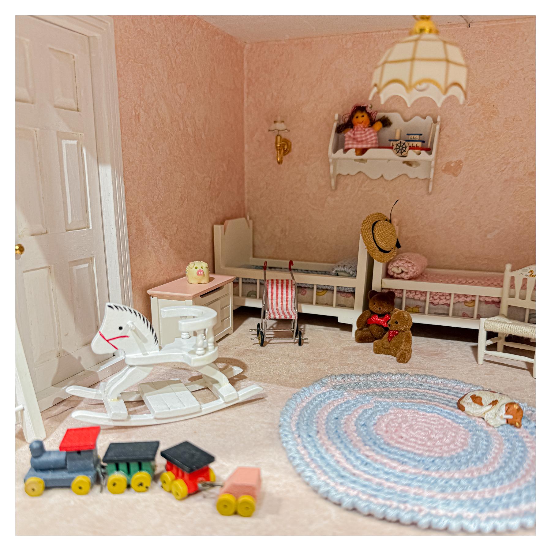 CASITA DE MUÑECAS DEL  ÚLTIMO CUARTO DEL S.XX