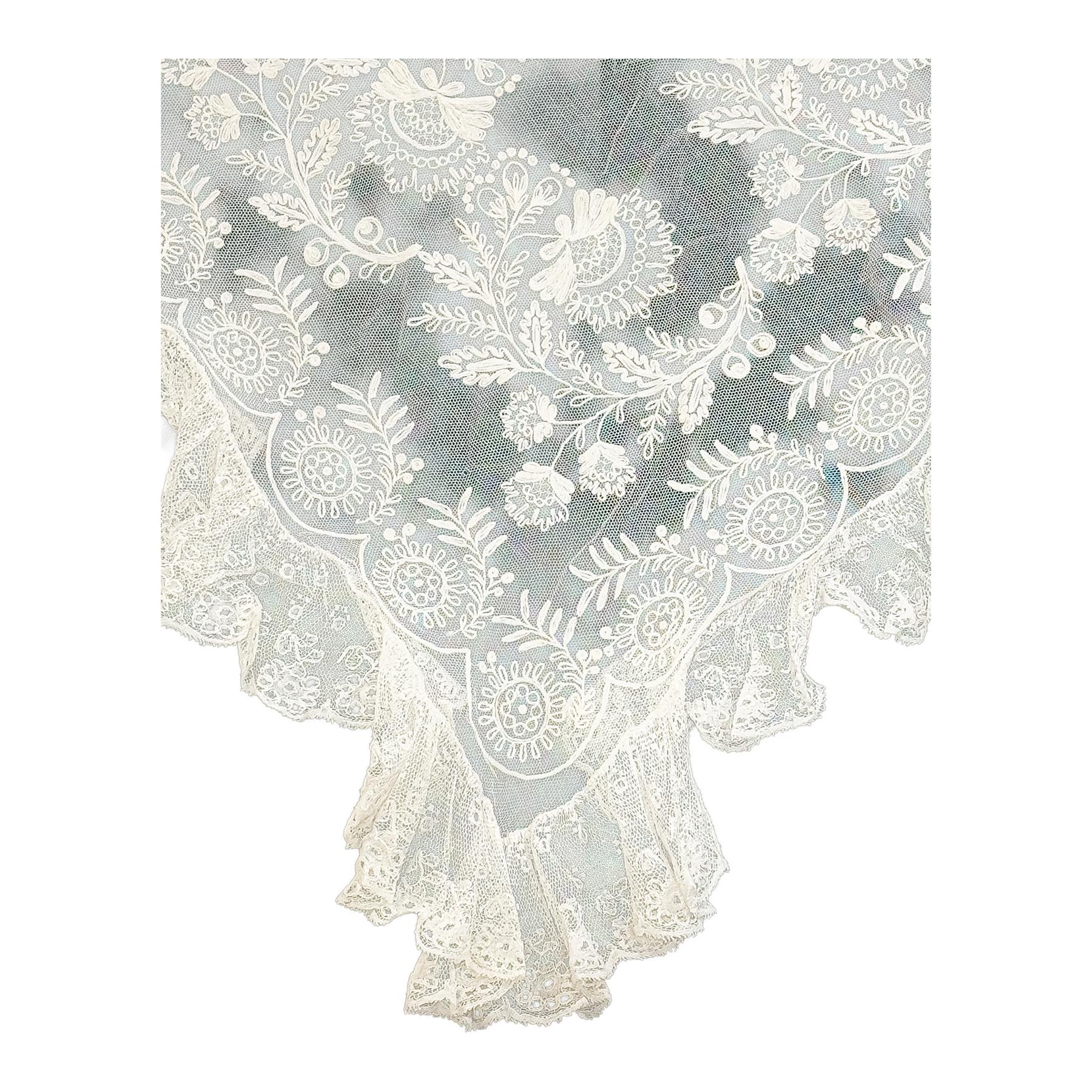 MANTILLA BLANCA DEL PRIMER TERCIO DEL S.XX