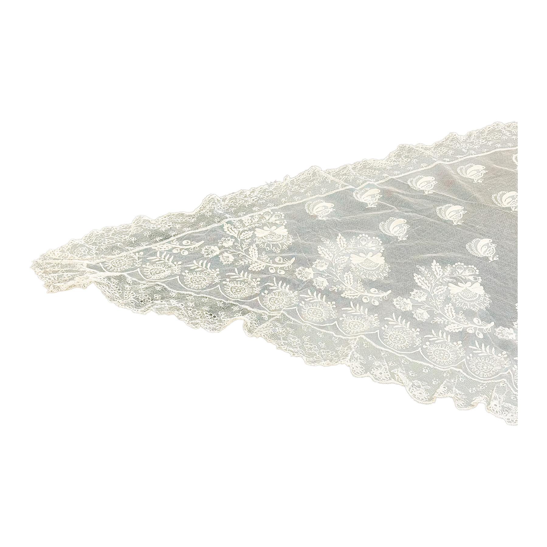 MANTILLA BLANCA DEL PRIMER TERCIO DEL S.XX