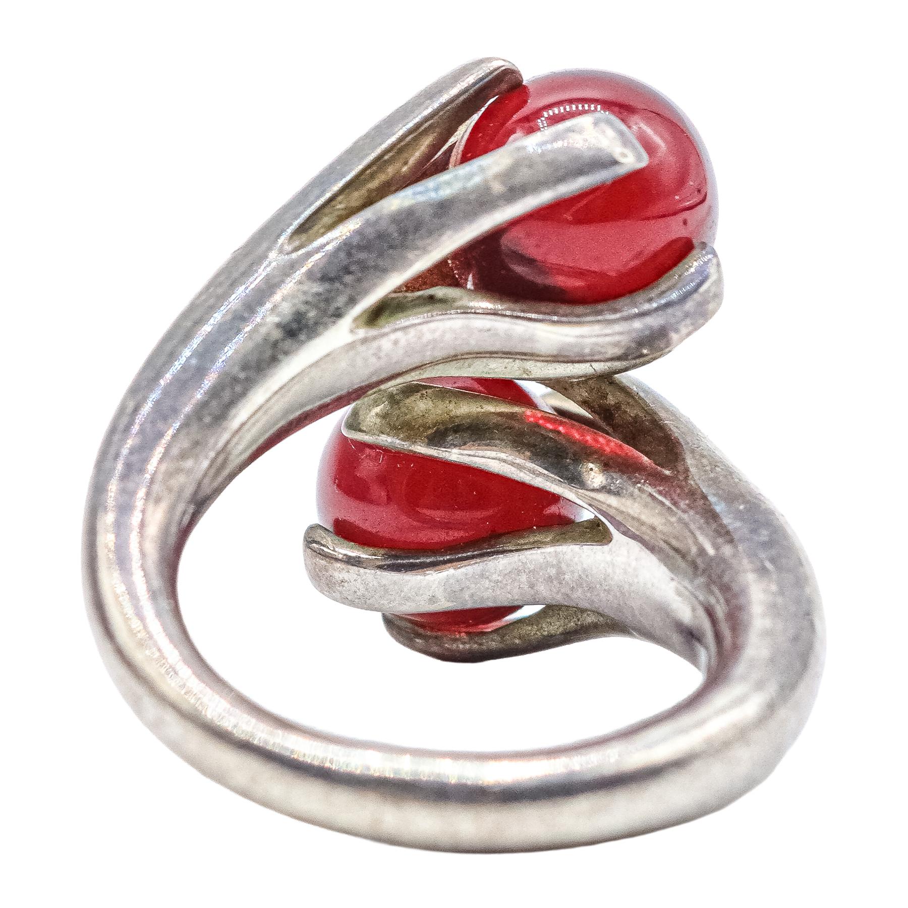 ANILLO DE PLATA CON DOS CUENTAS GRANATES
