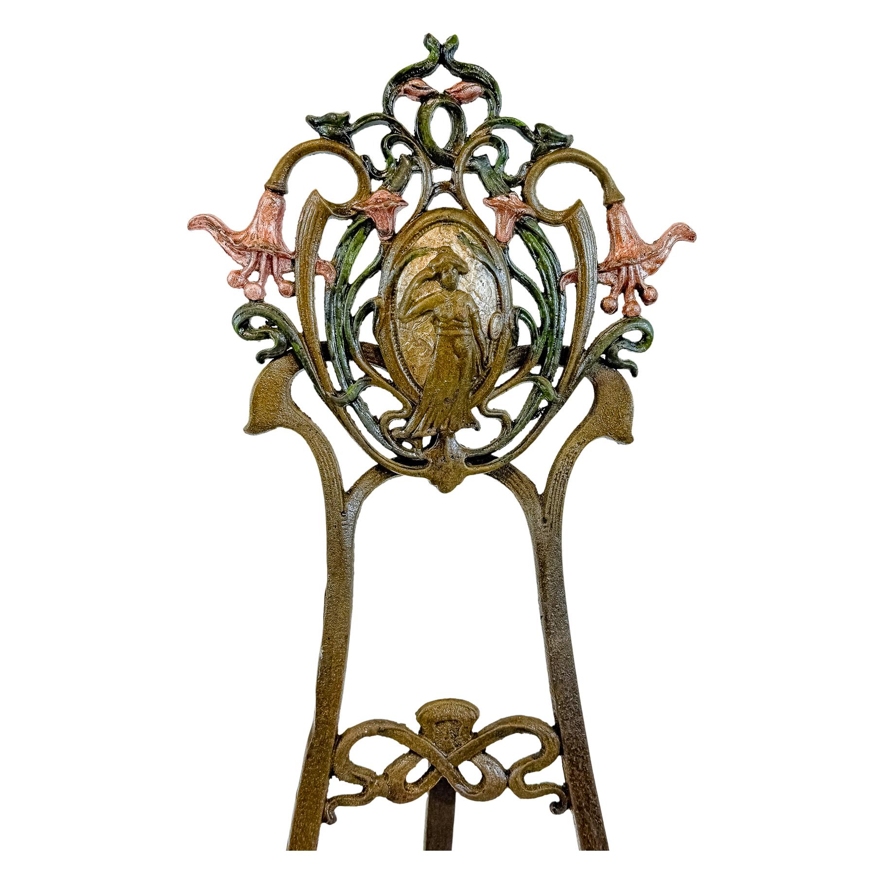 ATRIL DE SOBREMESA DE ESTILO MODERNISTA