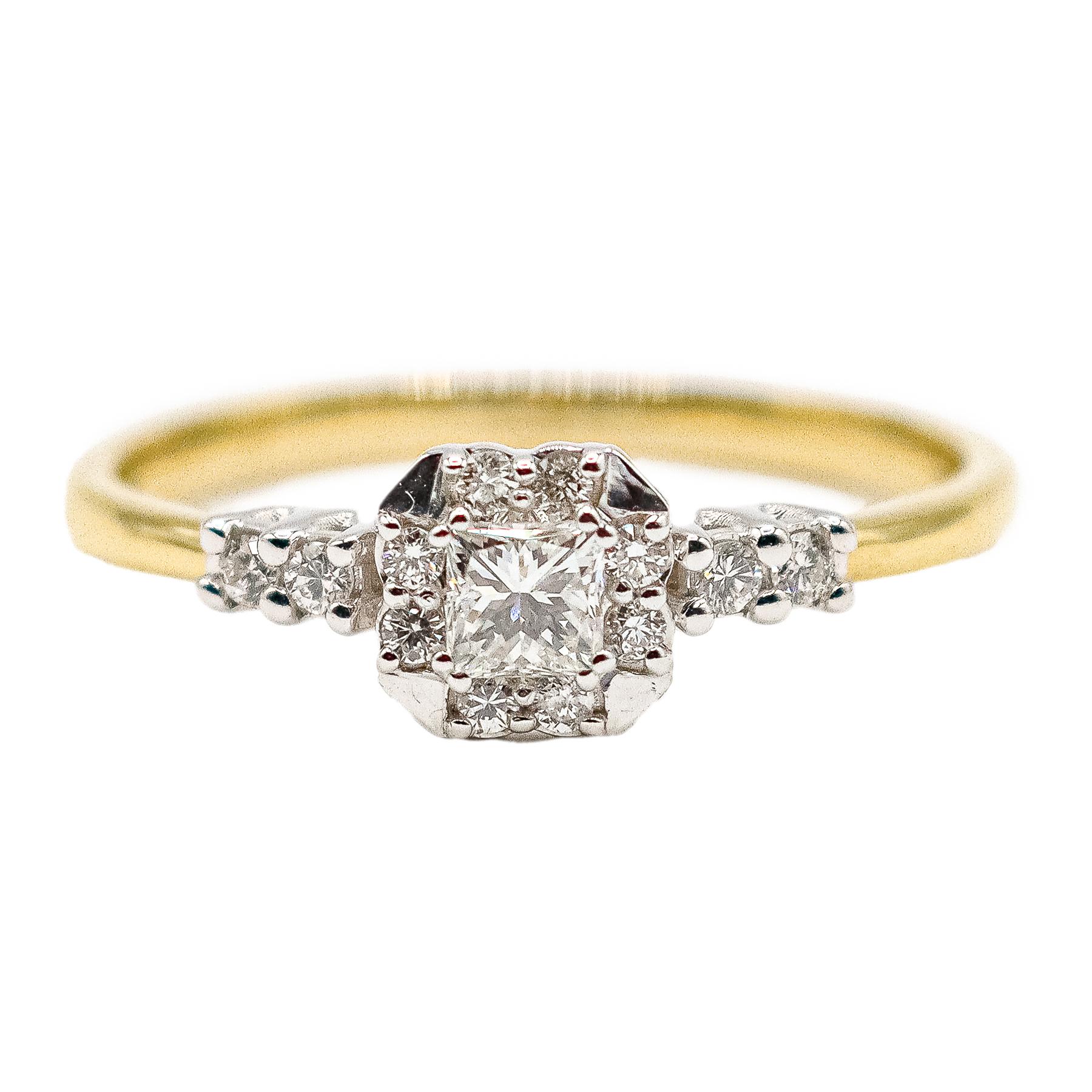 ANILLO CON BRILLANTES