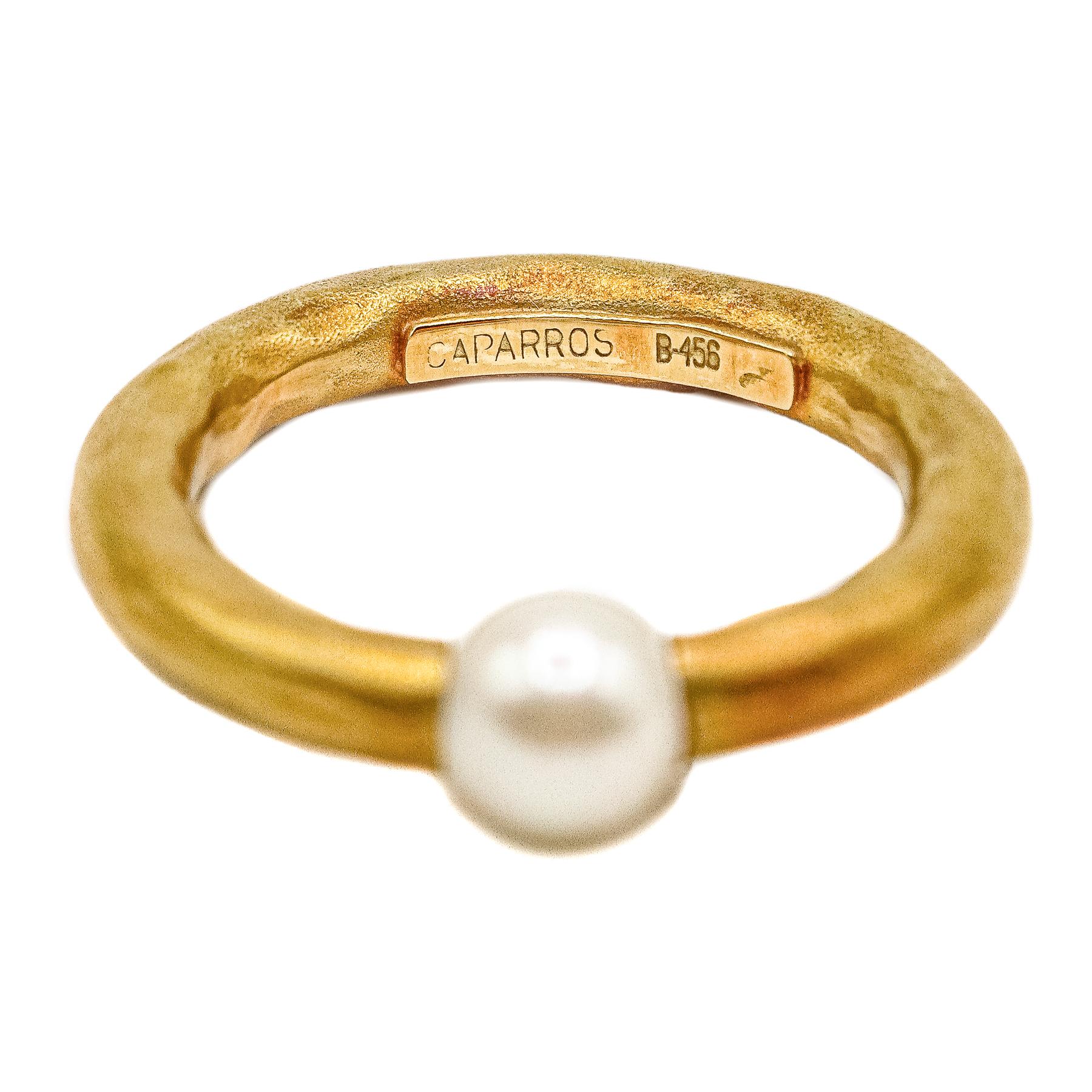 ANILLO CON PERLA DE CAPARROS