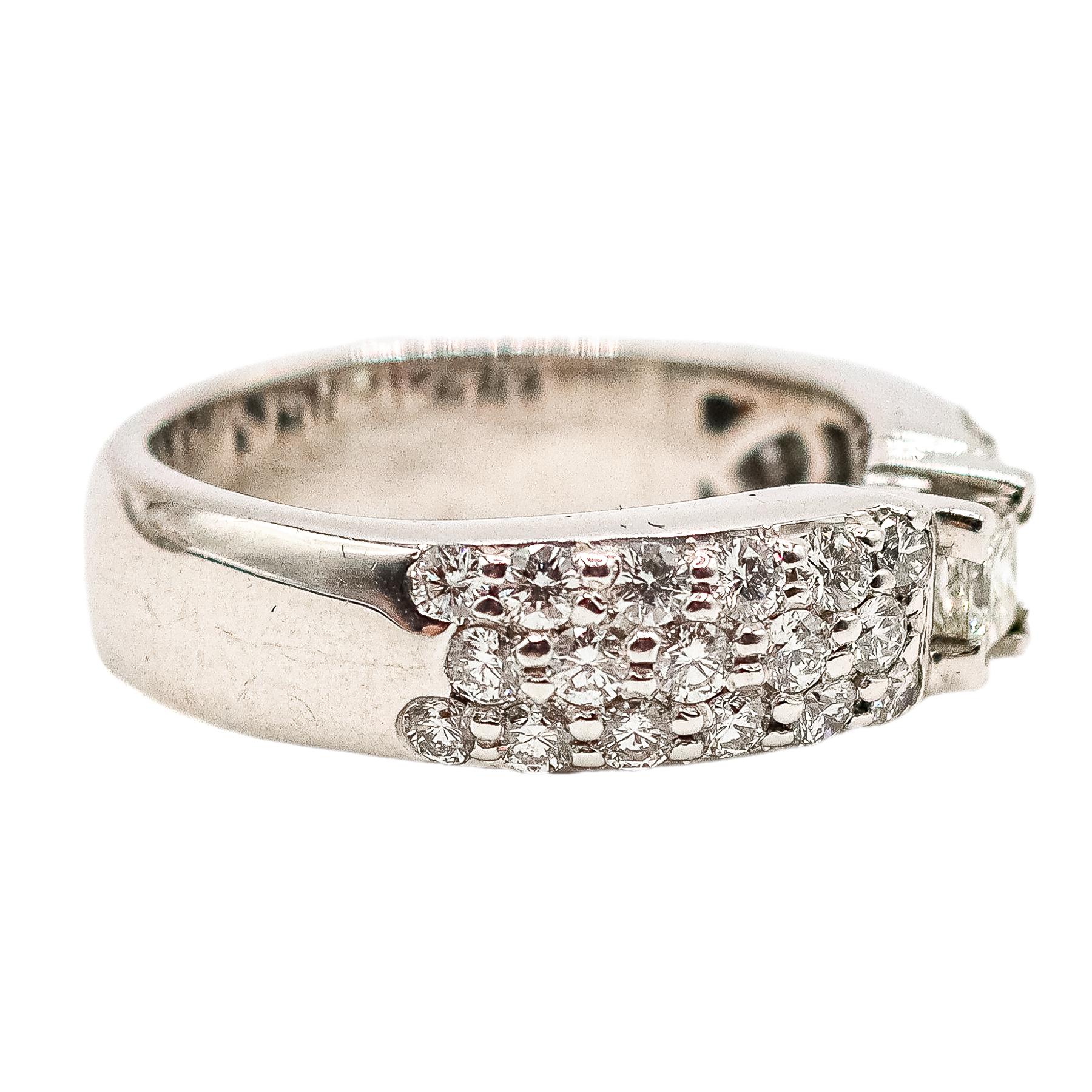 ANILLO ANCHO CON BRILLANTES