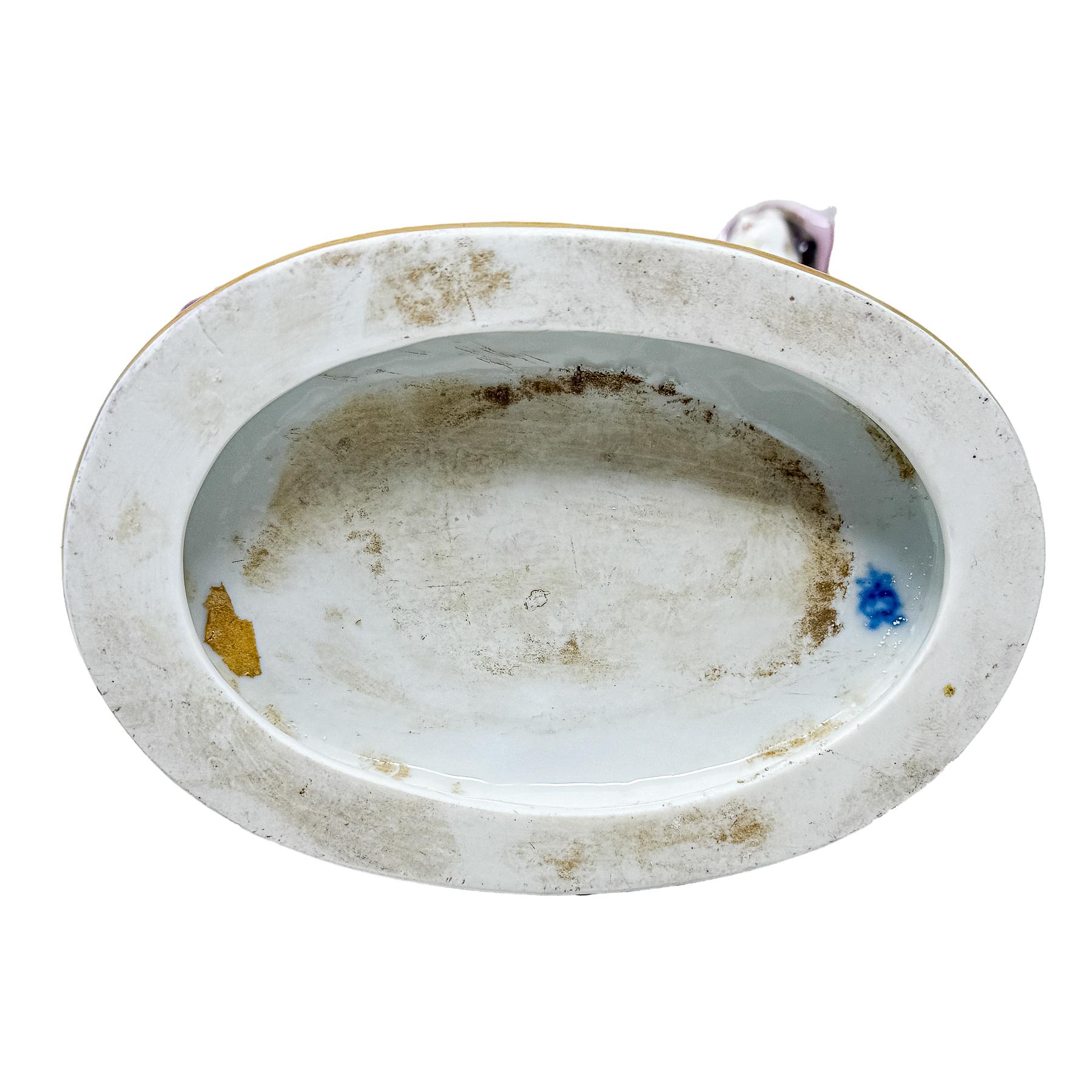  FIGURA DE PORCELANA DEL SEGUNDO TERCIO DEL SIGLO XX