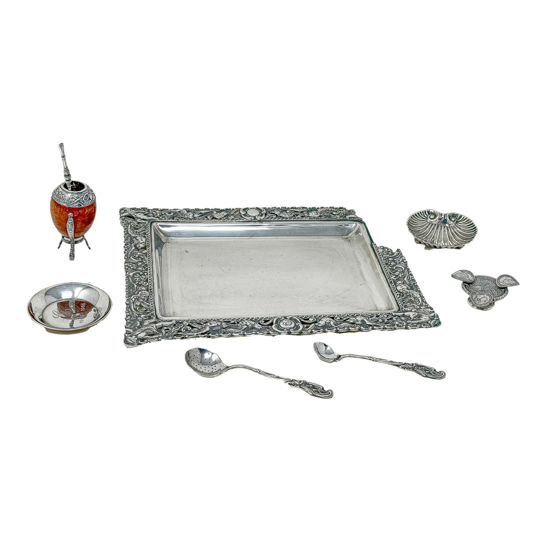  CONJUNTO DE PEQUEÑAS PIEZAS Y BANDEJA DE PLATA SIGLO XX 