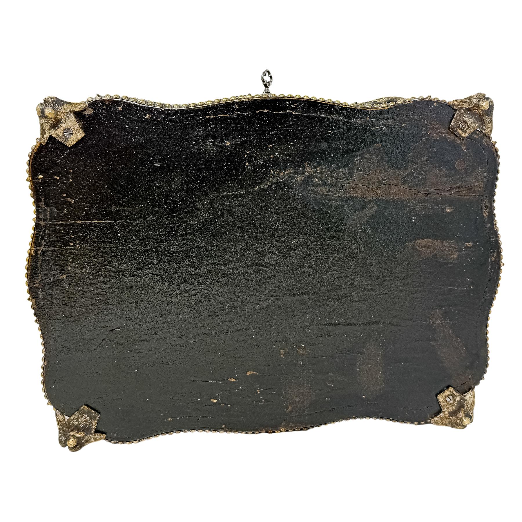 CAJA FRANCESA DEL PRIMER TERCIO DEL S.XX