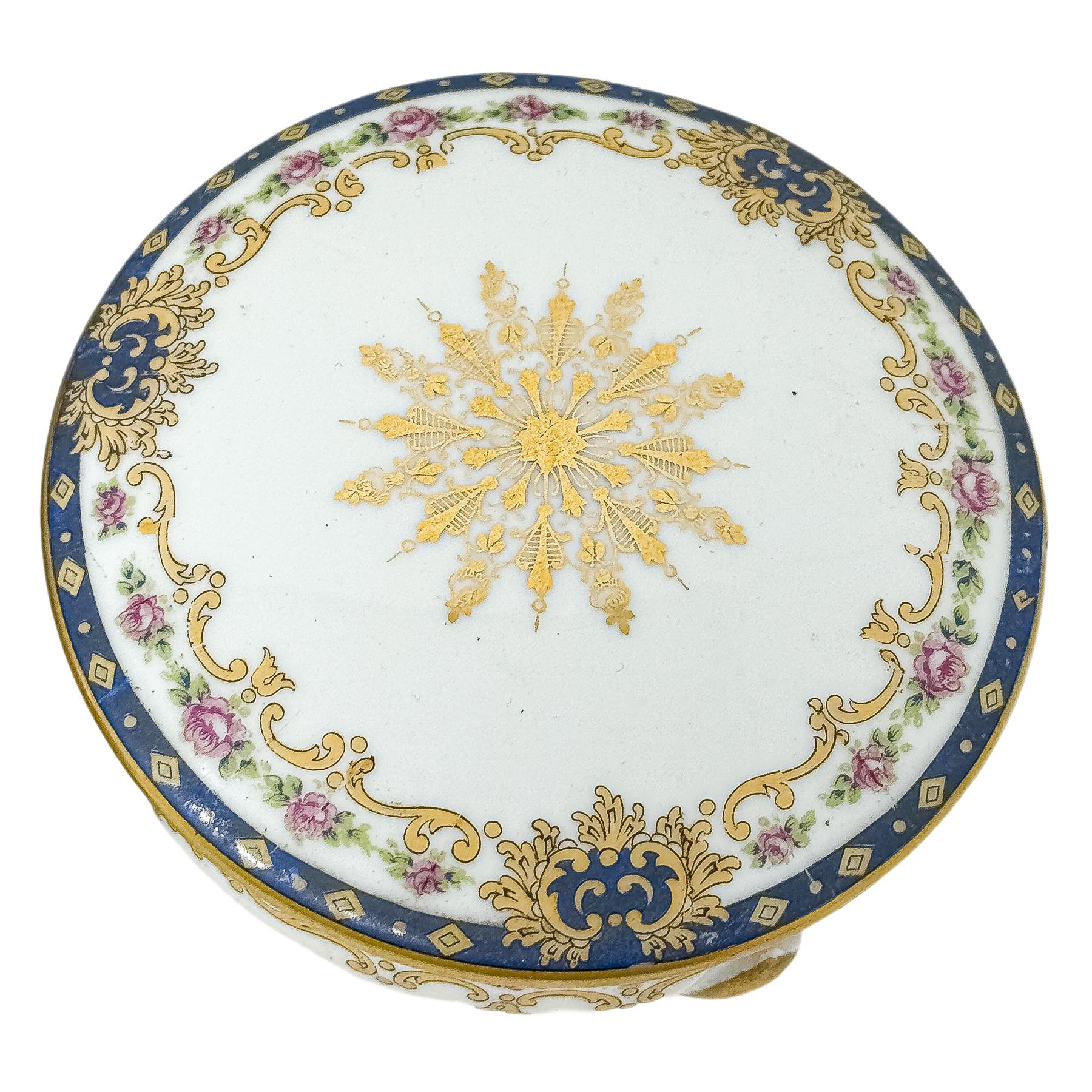 TRES CAJAS DE PORCELANA DEL PRIMER TERCIO DEL S.XX