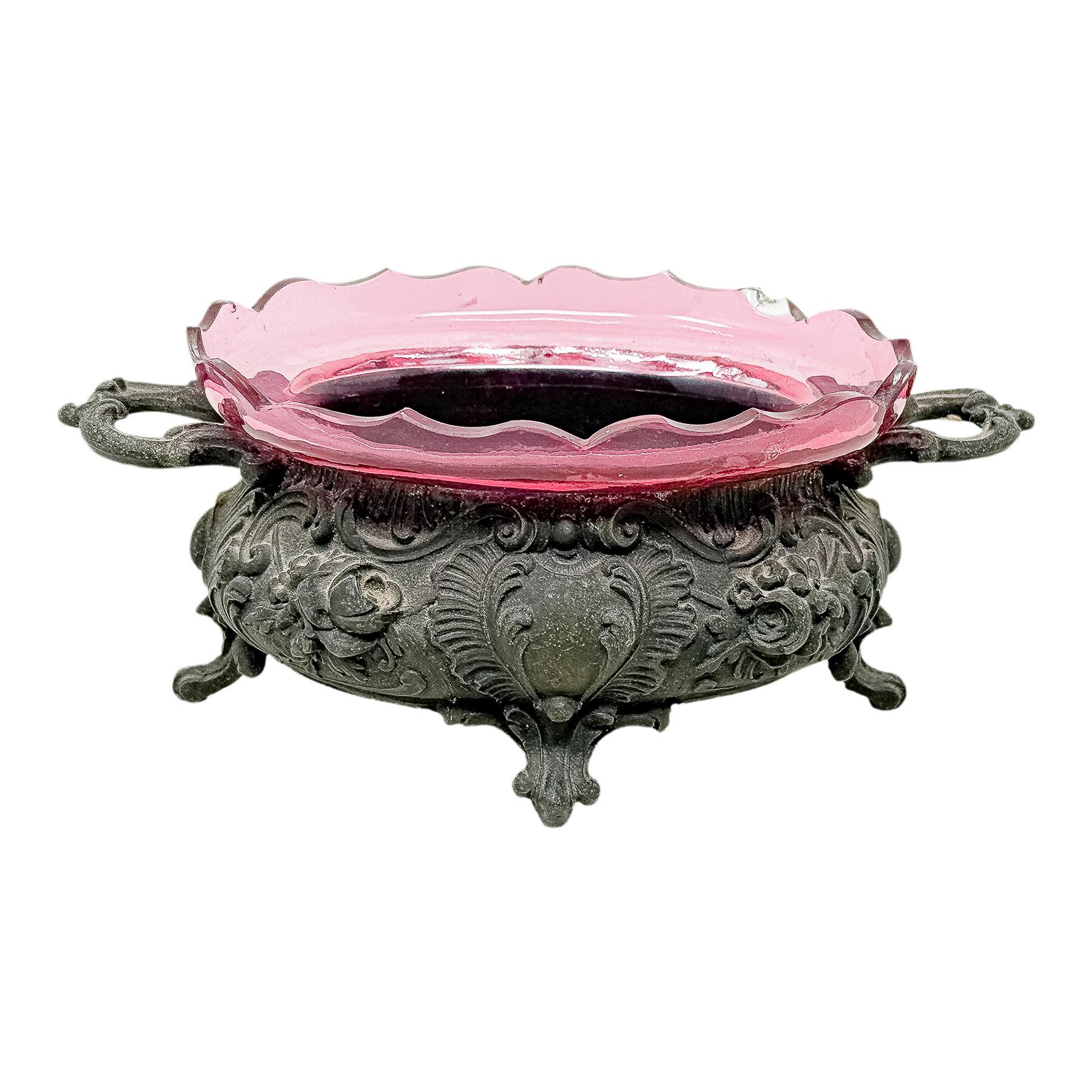 PEQUEÑA JARDINERA DE PRINCIPIOS DE SIGLO XX