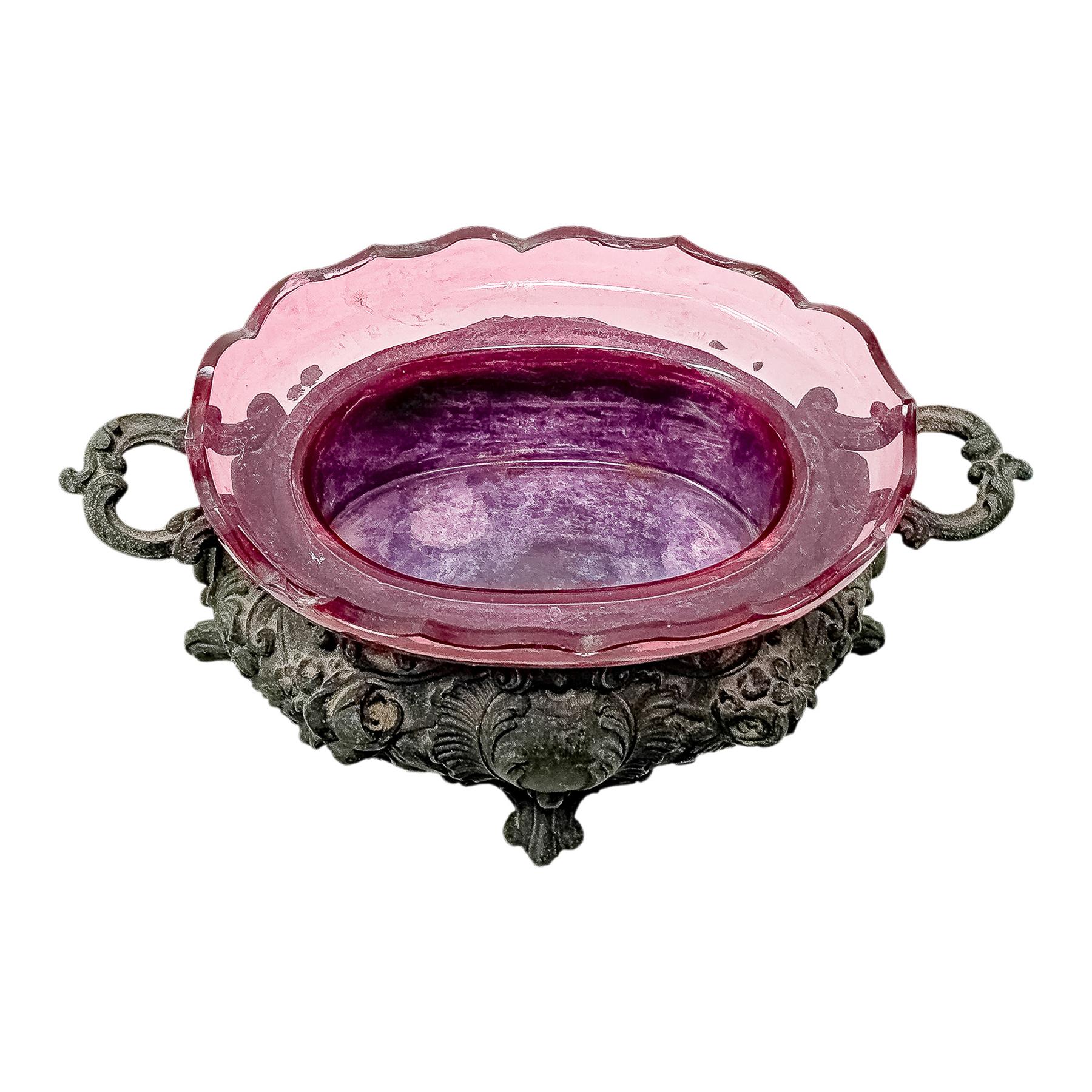 PEQUEÑA JARDINERA DE PRINCIPIOS DE SIGLO XX