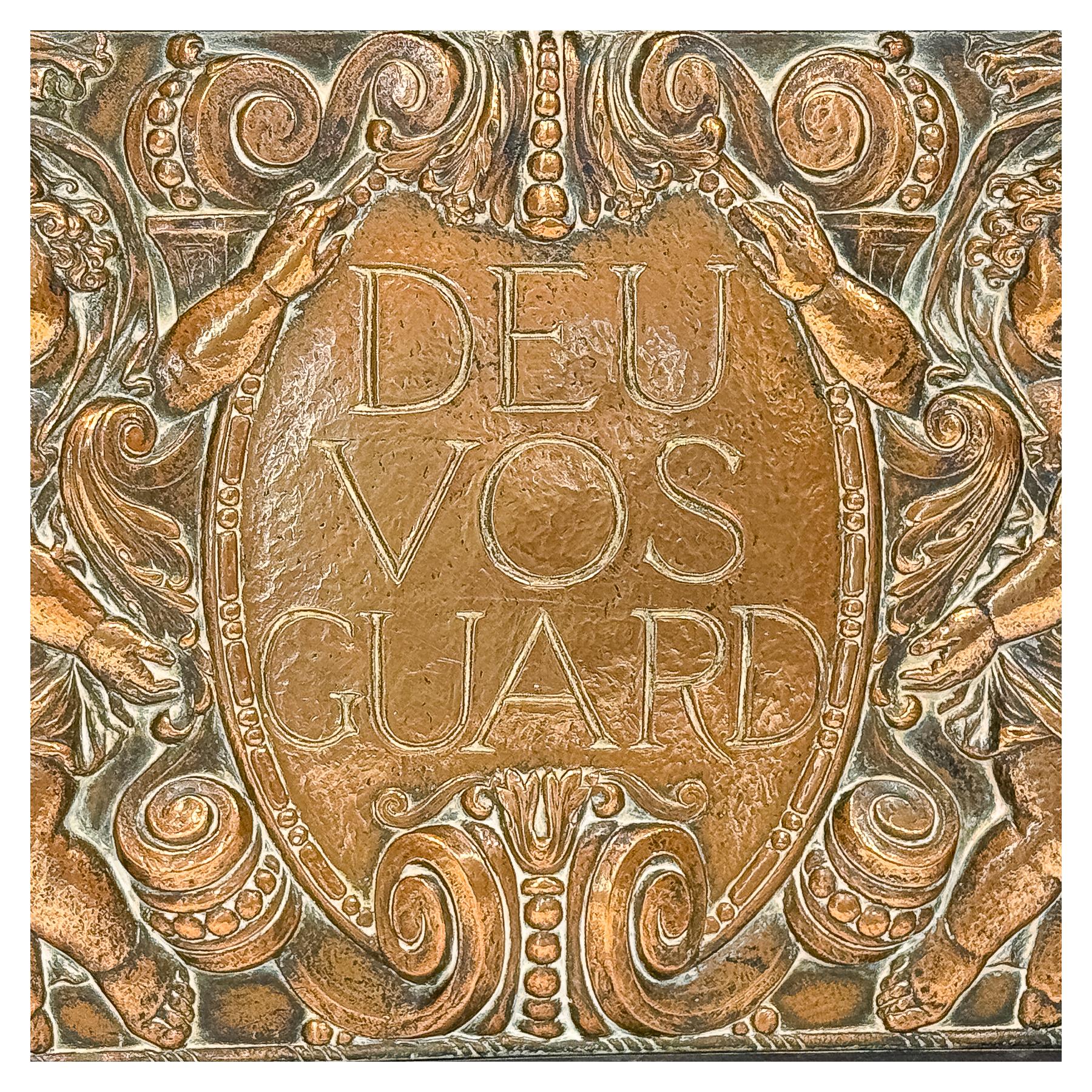PLACA EN RELIEVE DEl PRIMER TERCIO DEL S.XX