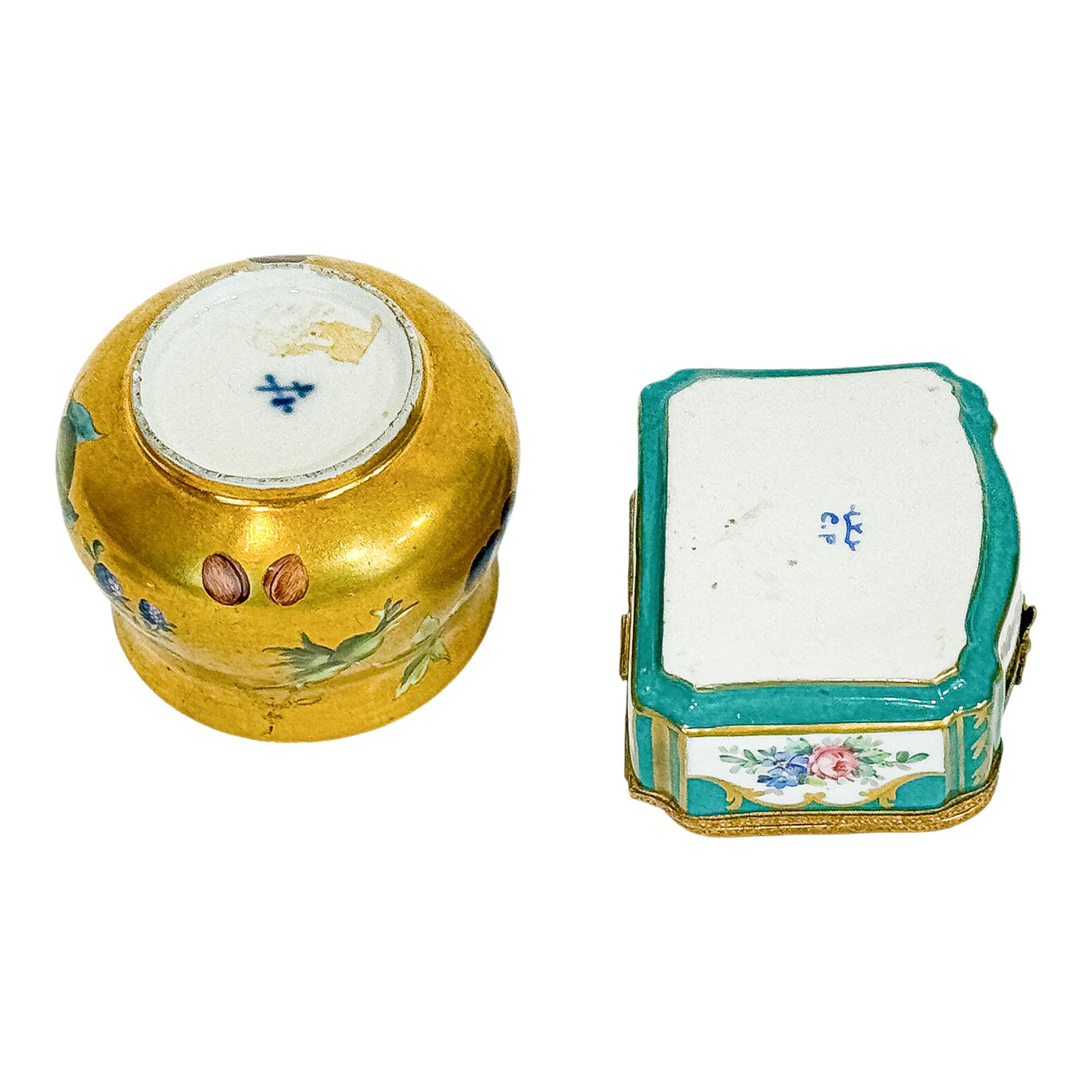 DOS CAJITAS DE PORCELANA DE LA PRIMERA MITAD DE S. XIX