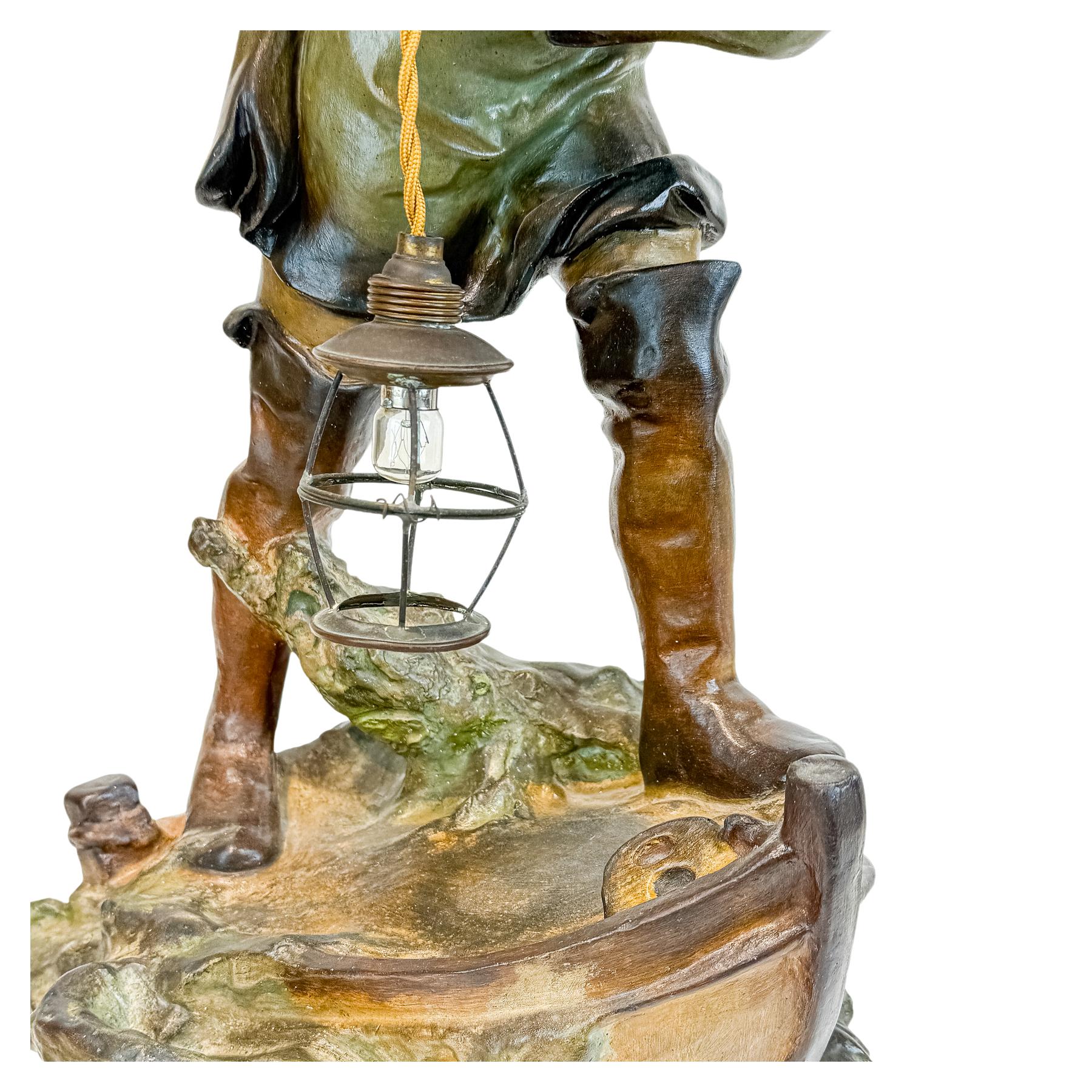 FIGURA EN ESTUCO POLICROMADO DE PRINCIPIOS DE S. XX
