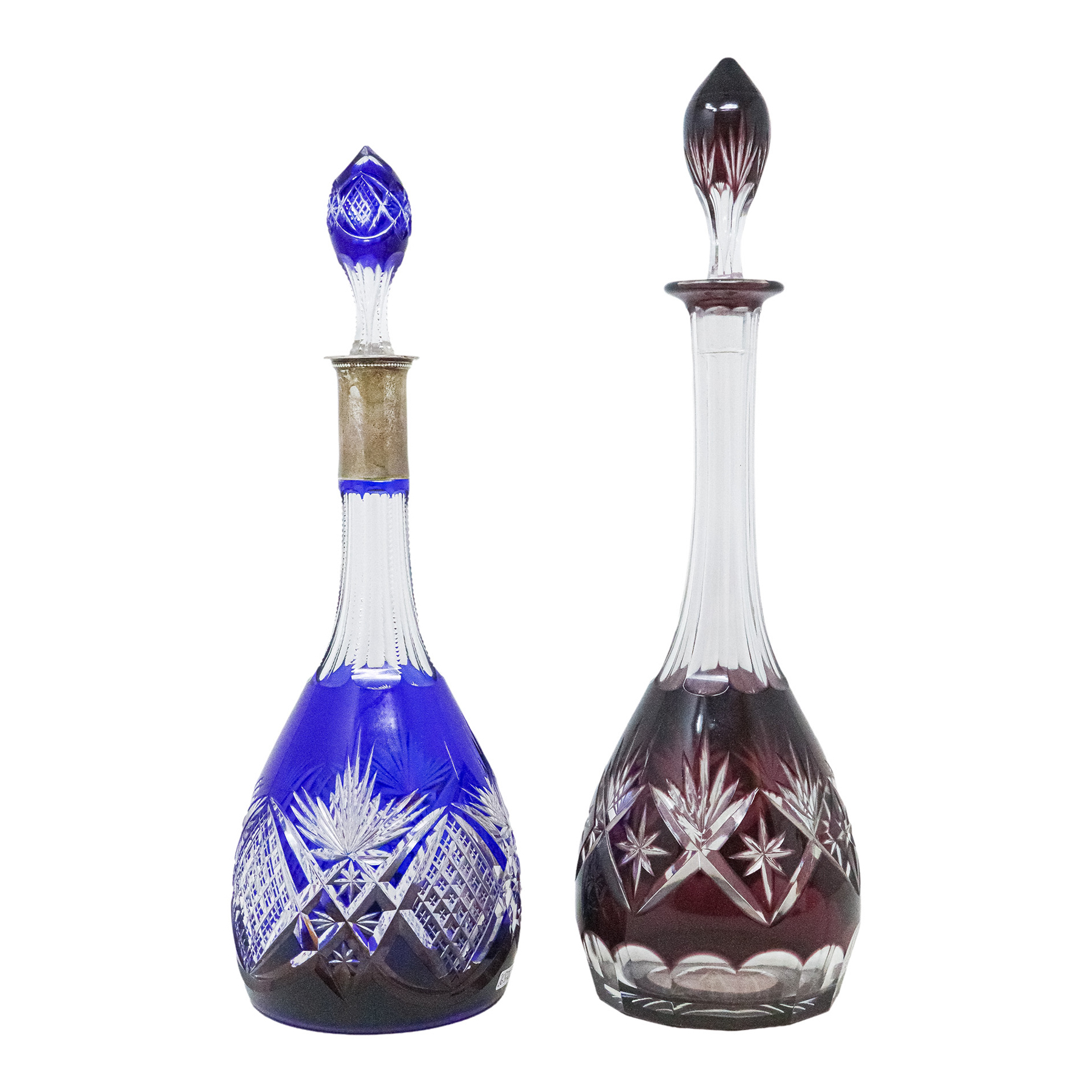 DOS BOTELLAS LICORERAS DE MEDIADOS DE SIGLO XX