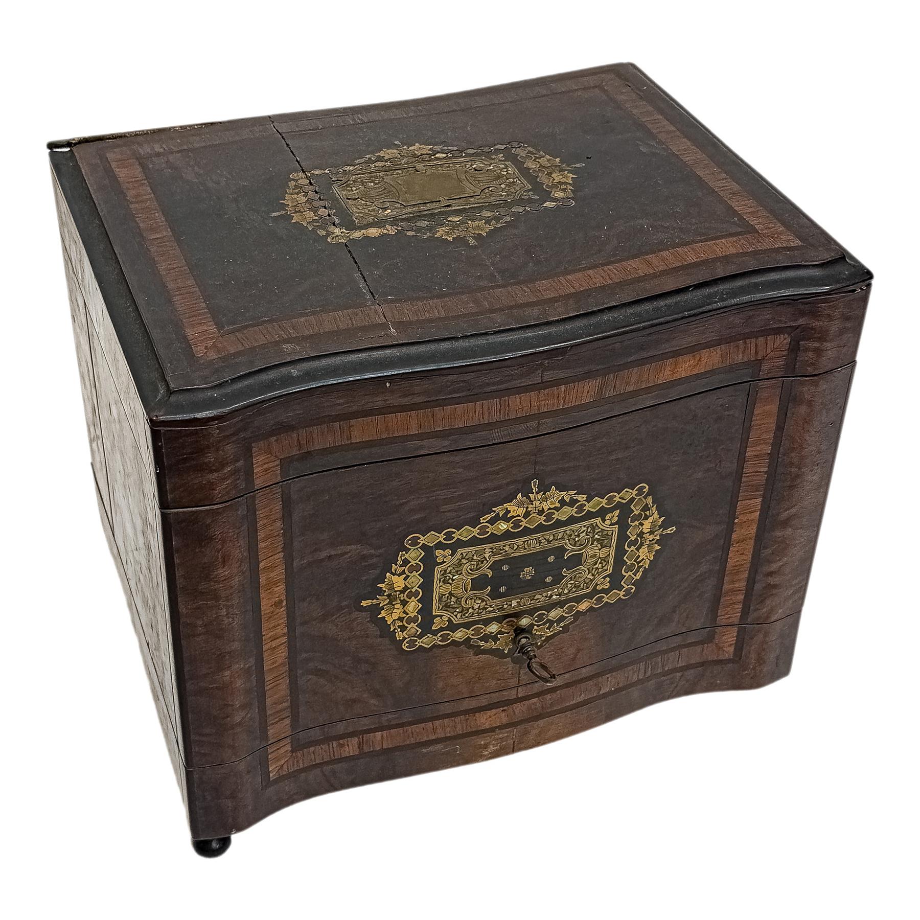 CAJA LICORERA NAPOLEÓN III DEL ÚLTIMO TERCIO SIGLO XIX 