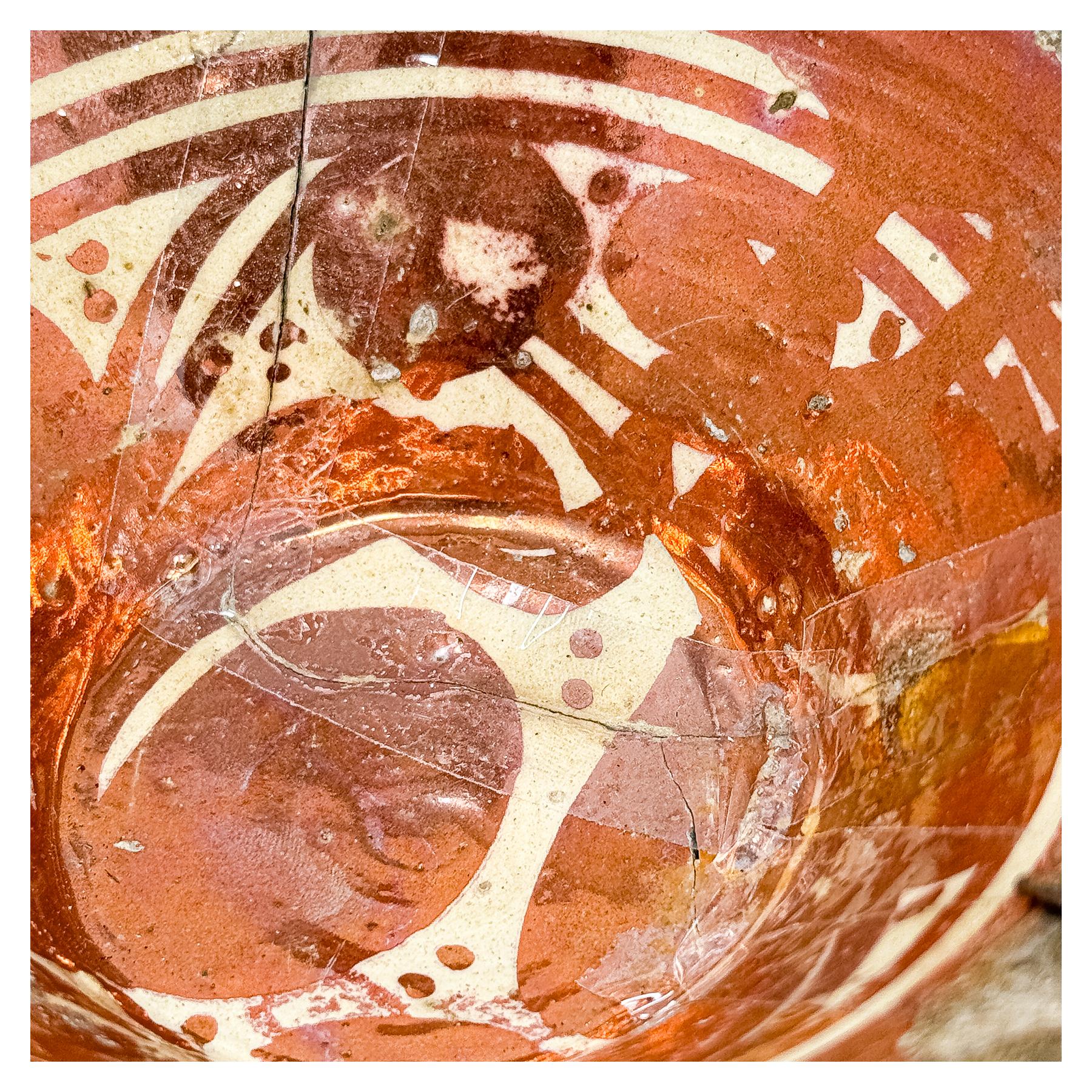 JARRA Y 2 ESCUDILLAS DE OREJAS CERÁMICA REFLEJOS S. XVI-XVII