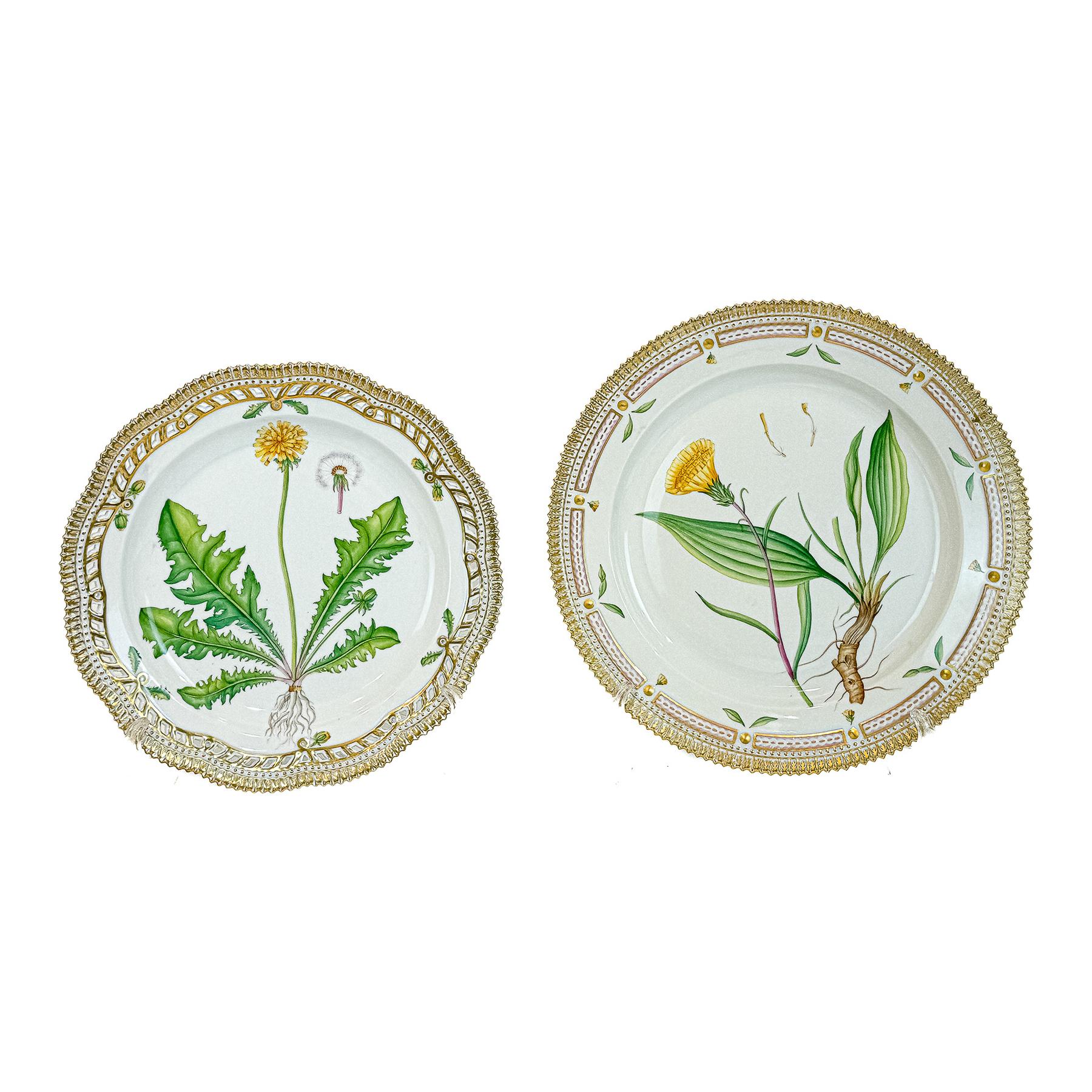 PAREJA DE PLATOS DE PORCELANA ROYAL COPENHAGEN