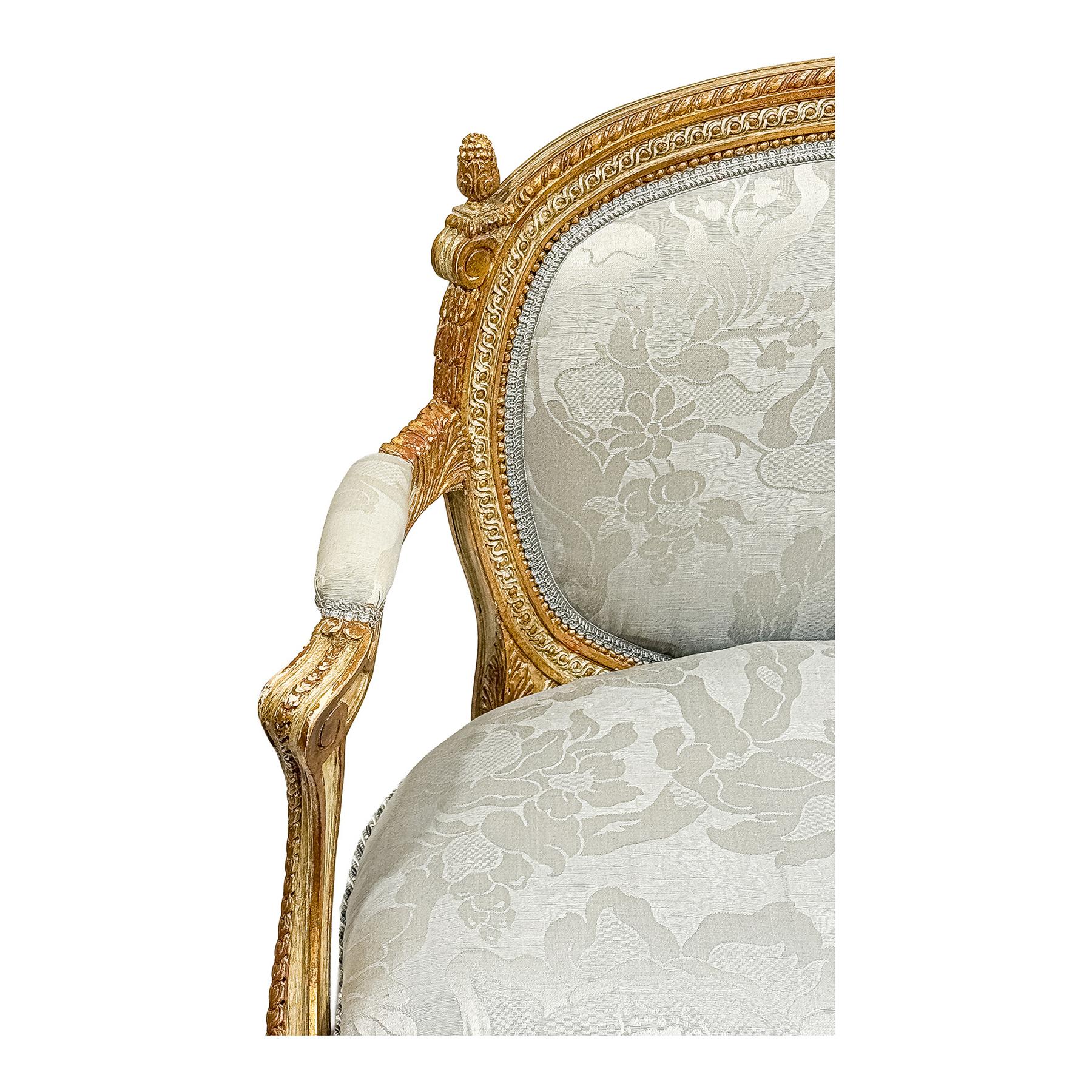 PEQUEÑO SOFA Y DOS SILLONCITOS DE ESTILO LUIS XVI