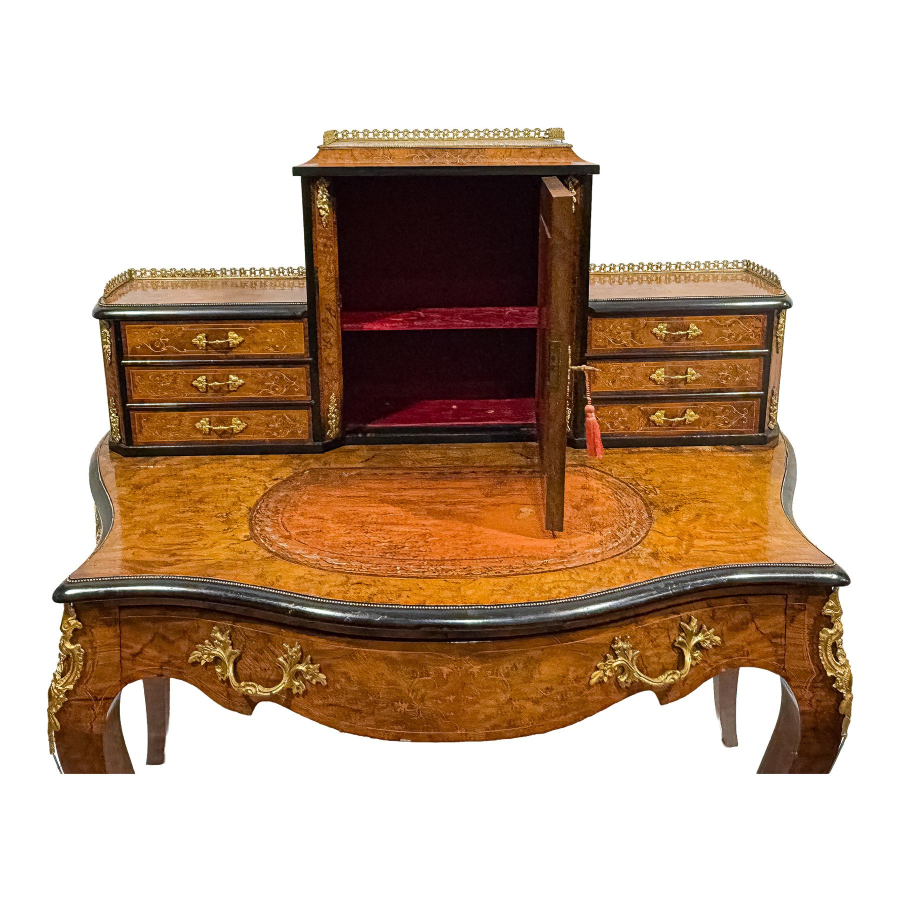 MUEBLE TOCADOR ESTILO LUÍS XV 
