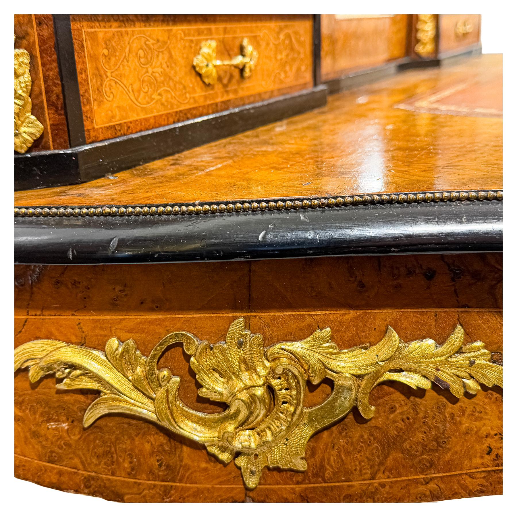 MUEBLE TOCADOR ESTILO LUÍS XV 