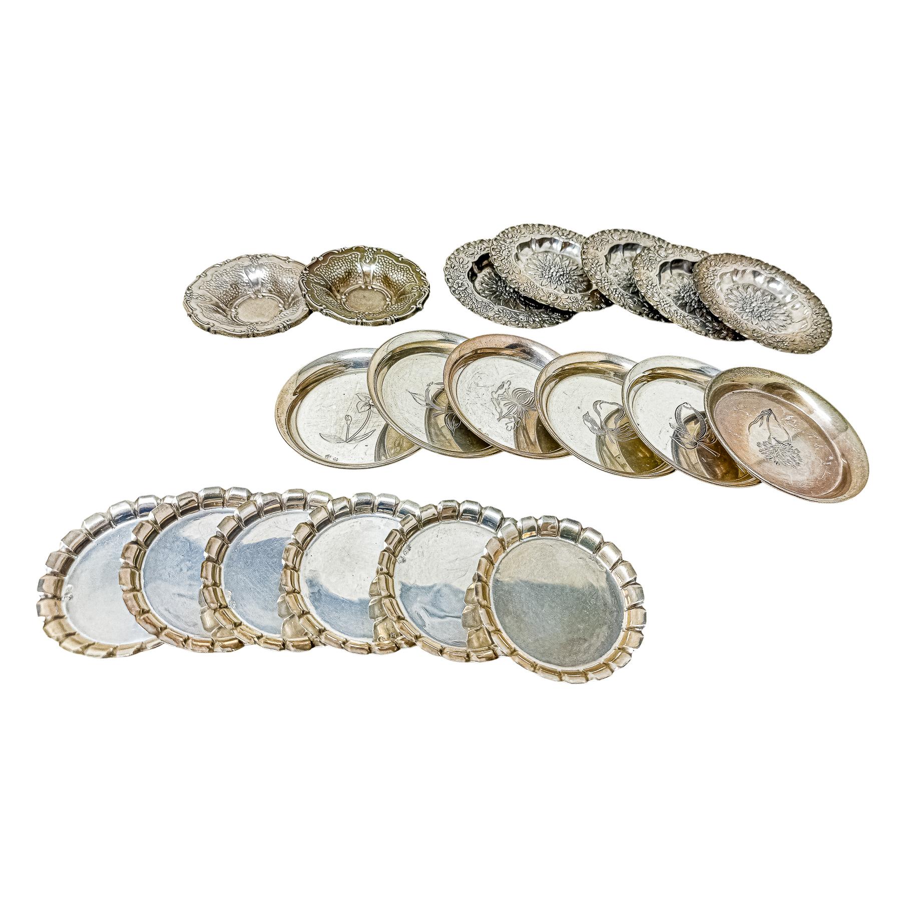 CONJUNTO DE PEQUEÑOS PLATITOS DE PLATA