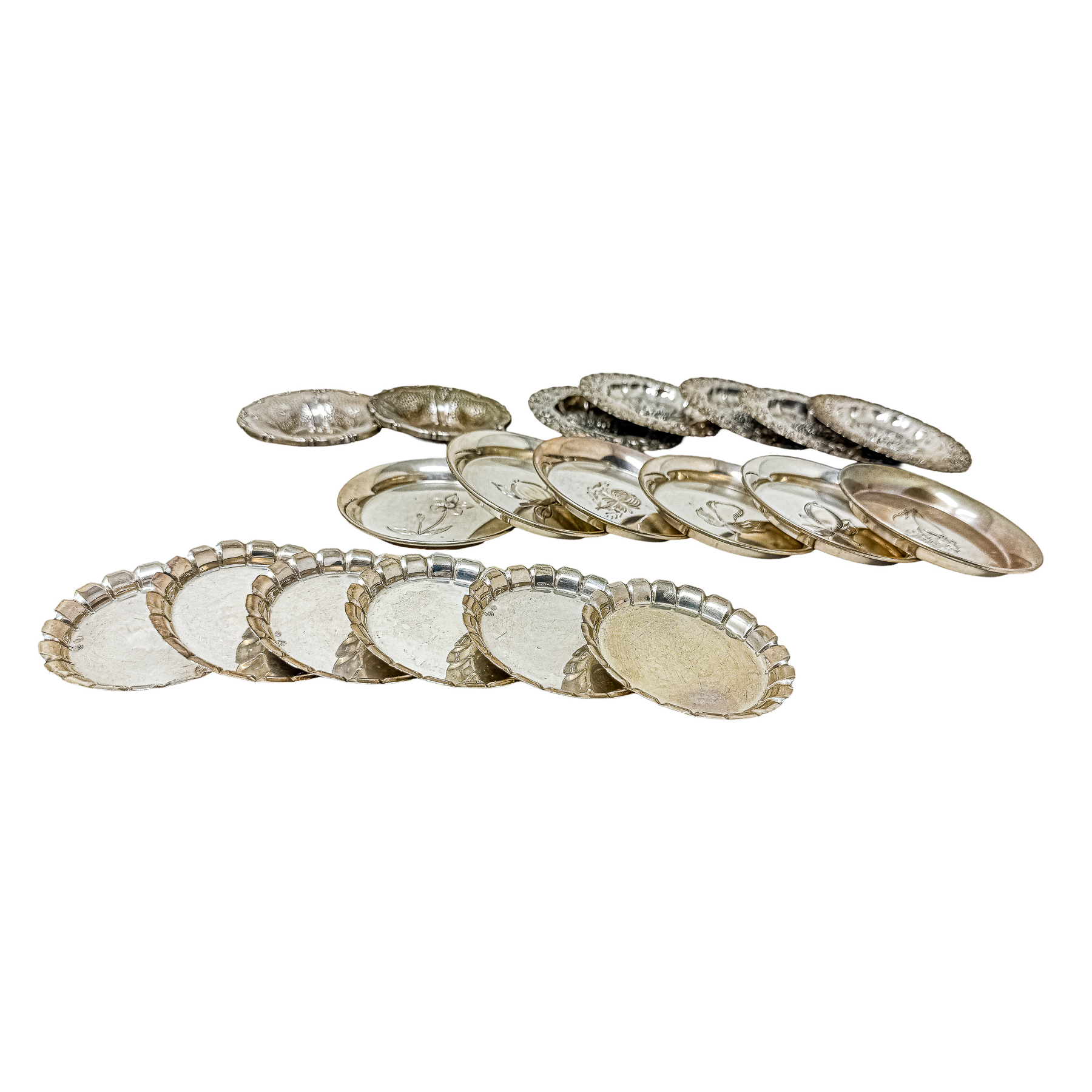 CONJUNTO DE PEQUEÑOS PLATITOS DE PLATA