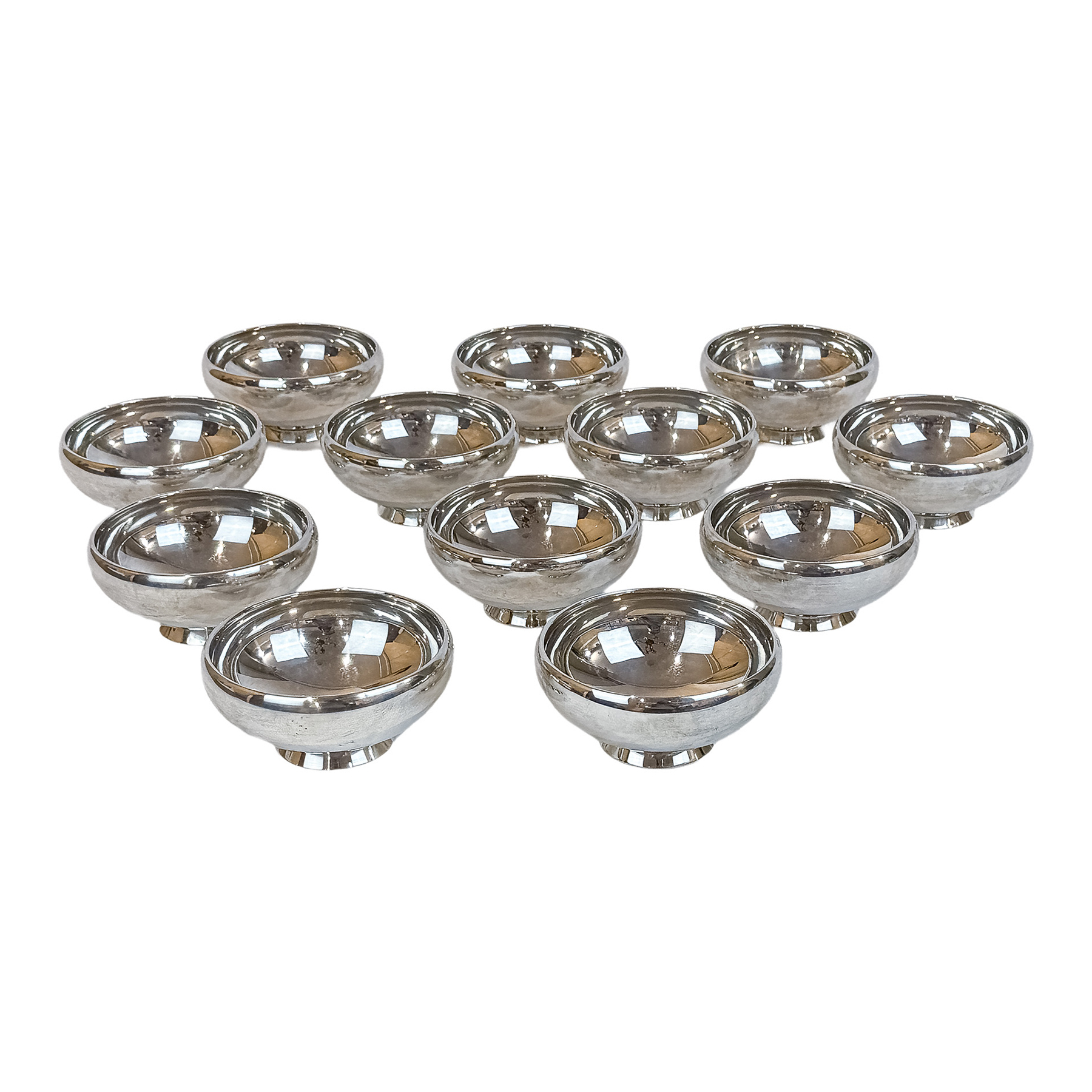 DOCE PEQUEÑOS BOLES EN PLATA DEL ÚLTIMO CUARTO DEL S.XX