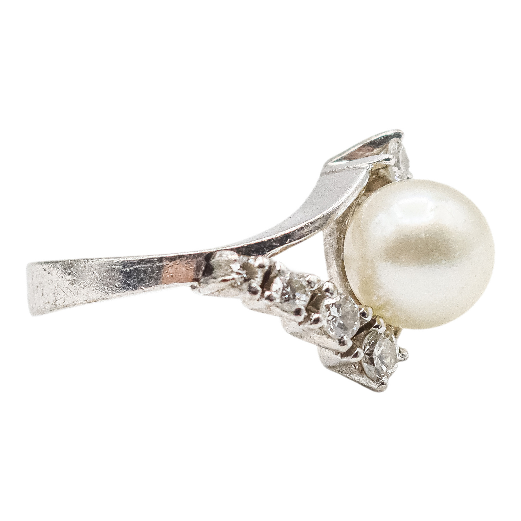 ANILLO CON PERLA Y BRILLANTES