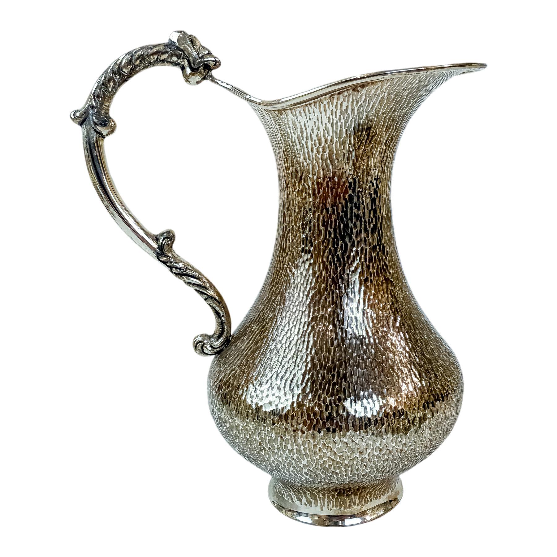 JARRA CON DECORACIÓN MARTELÉ EN PLATA DE LOS AÑOS 70