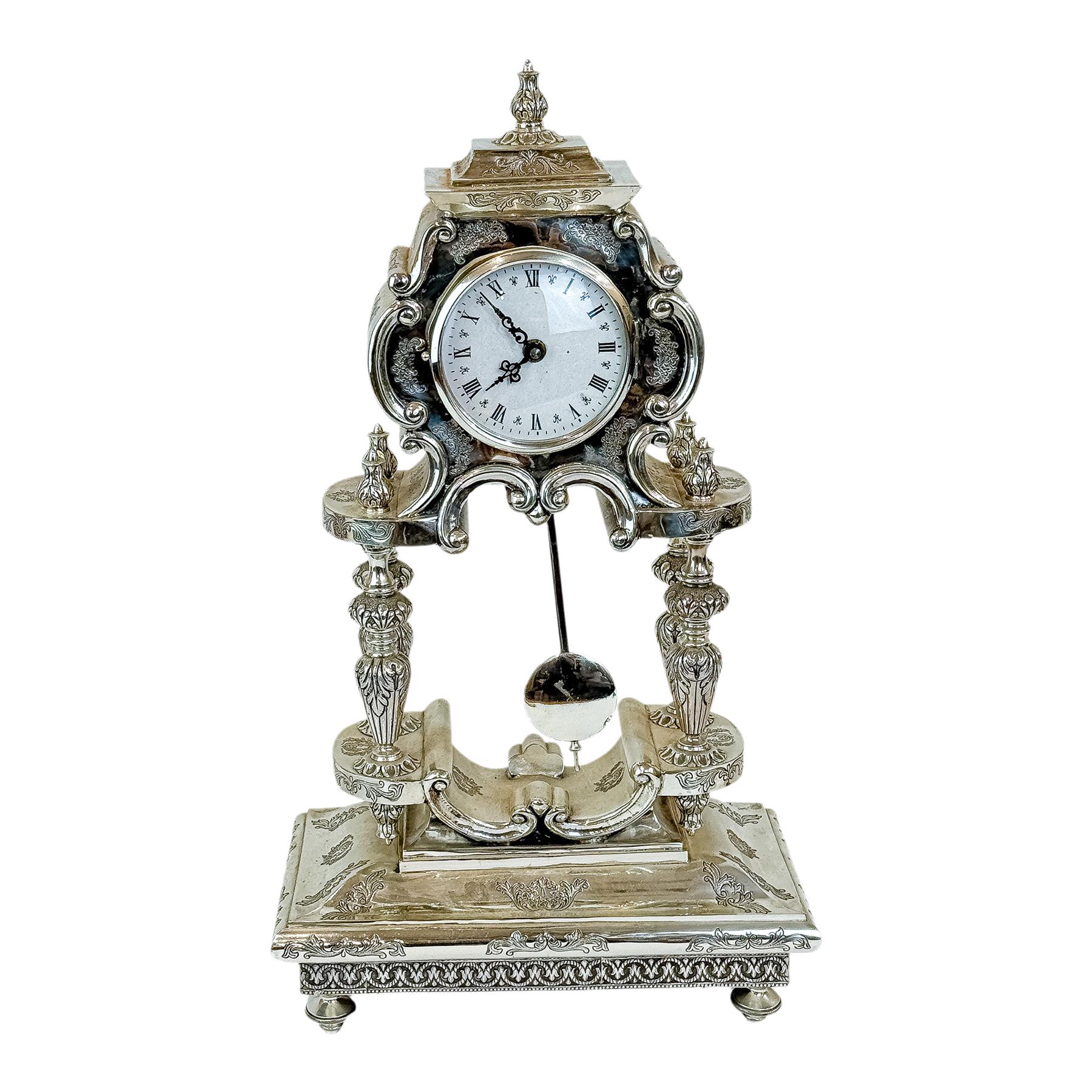 GRAN RELOJ DE SOBREMESA EN PLATA DE LOS AÑOS 70