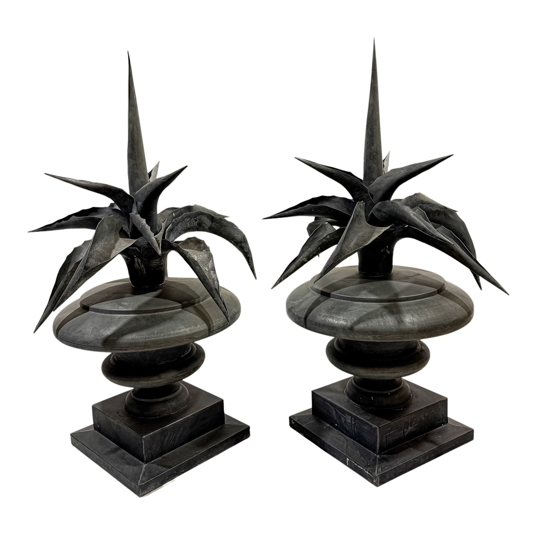 PAREJA DE GRANDES COPAS JARDINERAS 