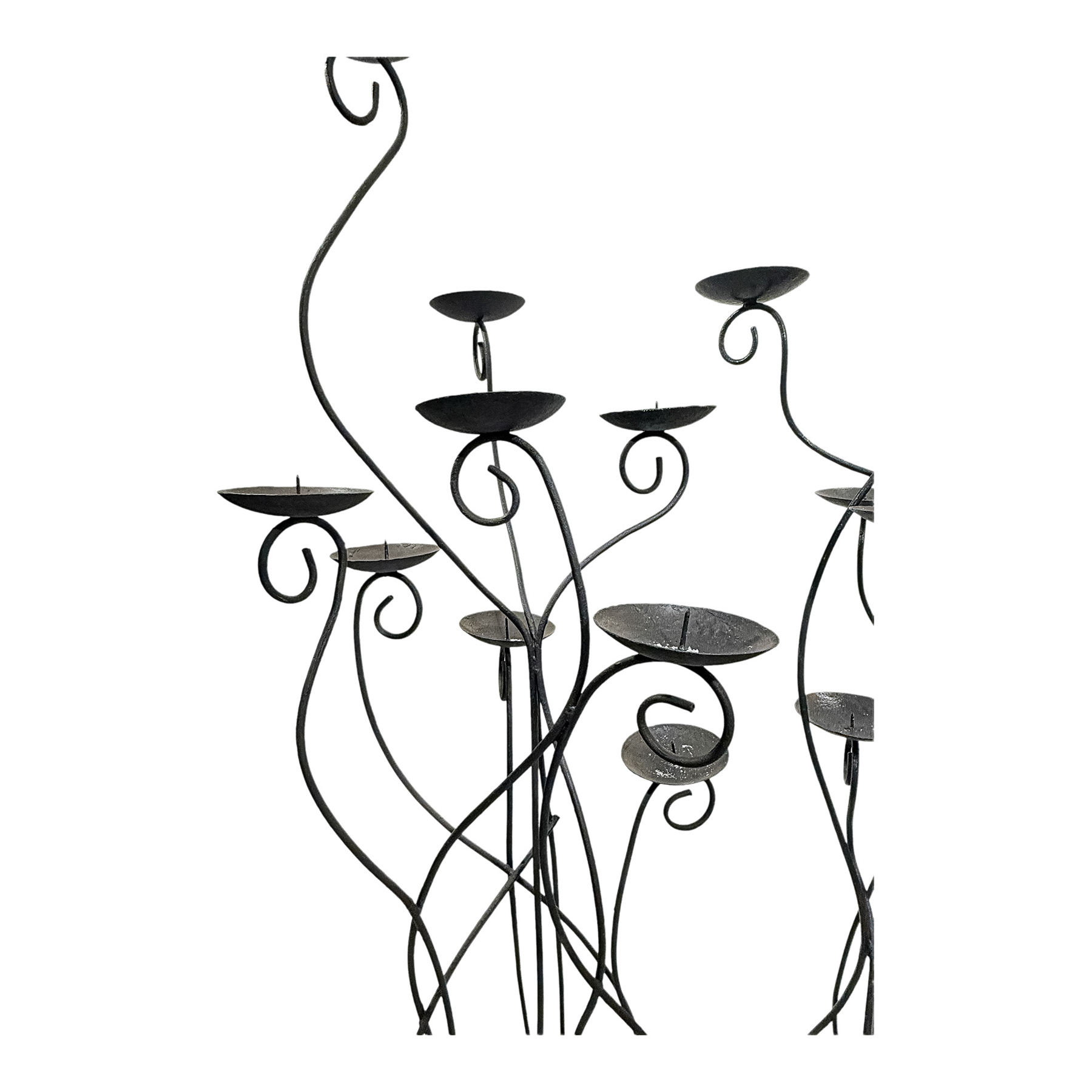 PAREJA DE GRANDES CANDELABROS DE PIE EN HIERRO