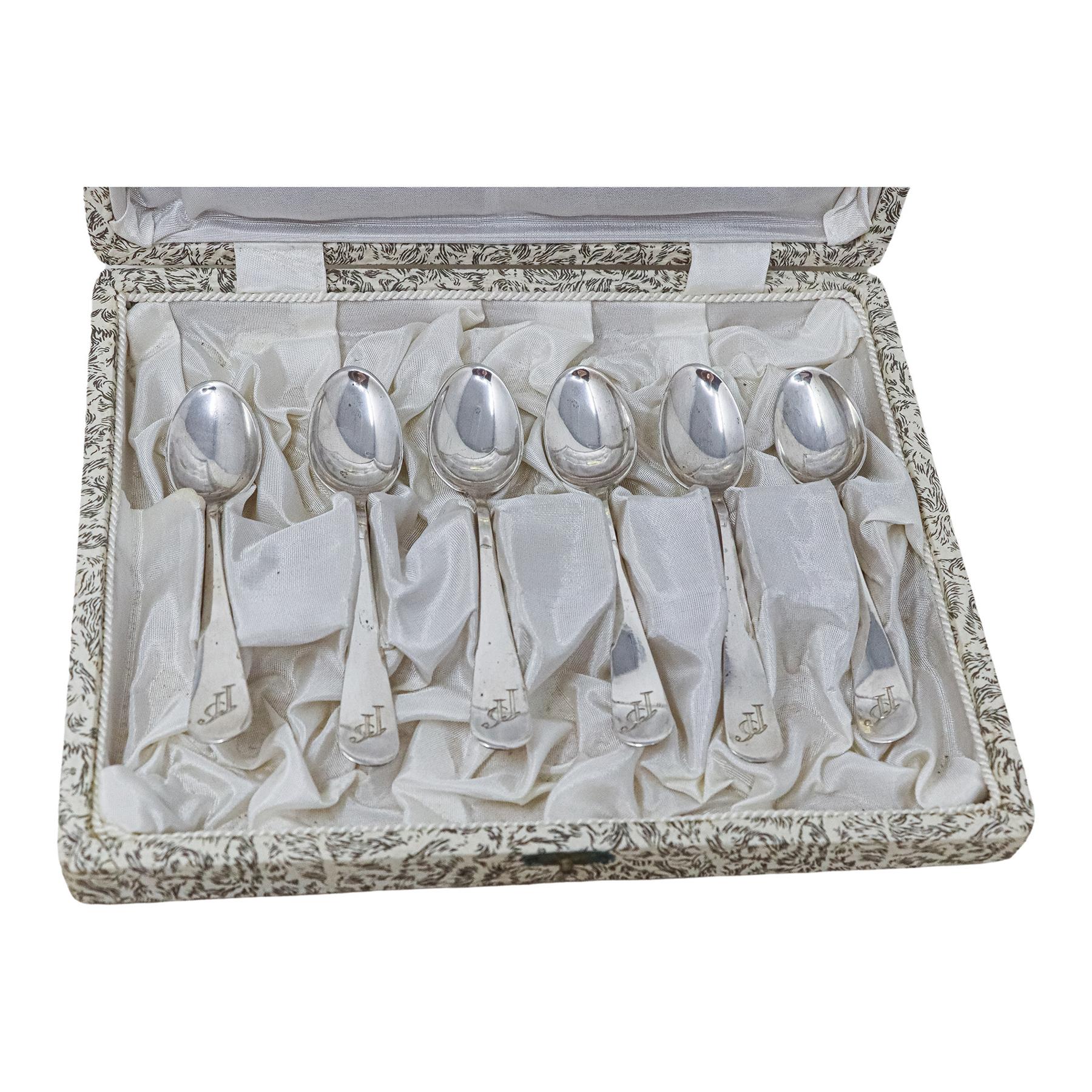 CONUNTO DE SEIS CUCHARITAS DE CAFÉ EN PLATA DE PPS. DEL S.XX