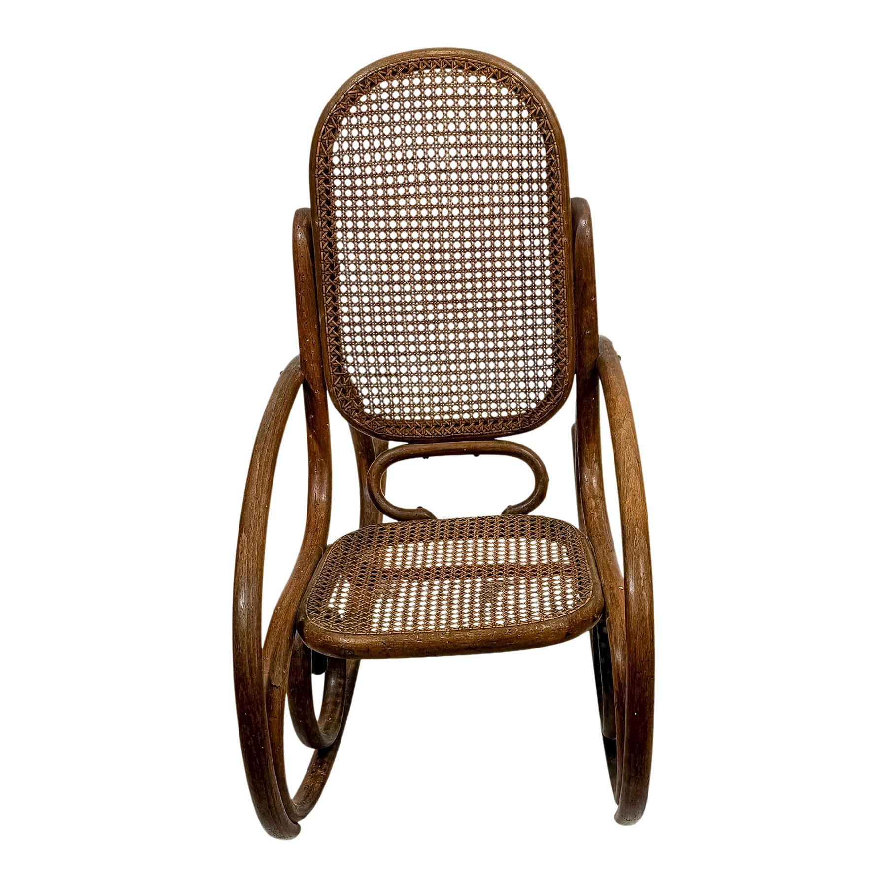 MECEDORA INFANTIL ESTILO THONET DEL PRINCIPIOS DEL SIGLO XX