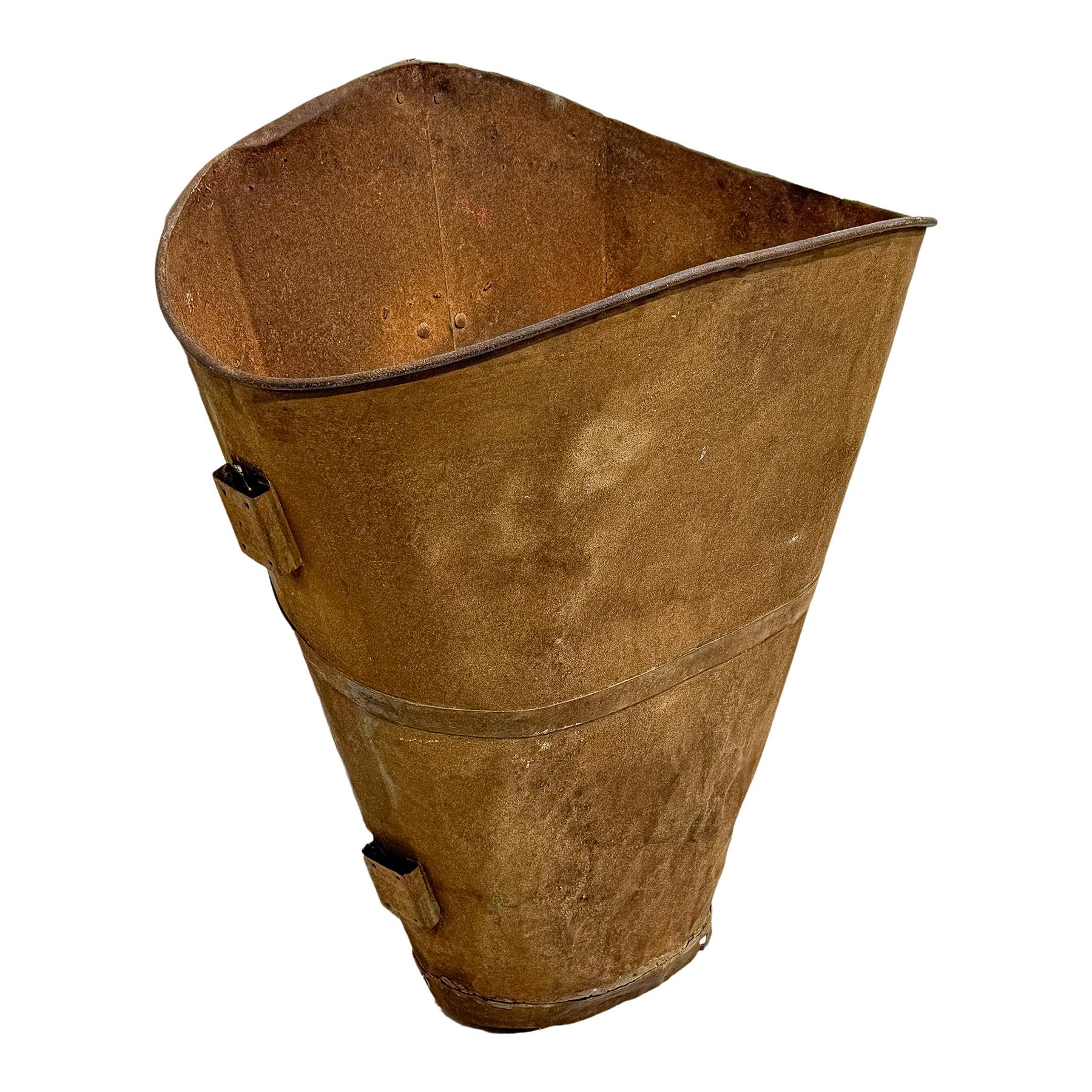 PORTADORA DE VINO FRANCESA DE PRIMER TERCIO DEL SIGLO XX