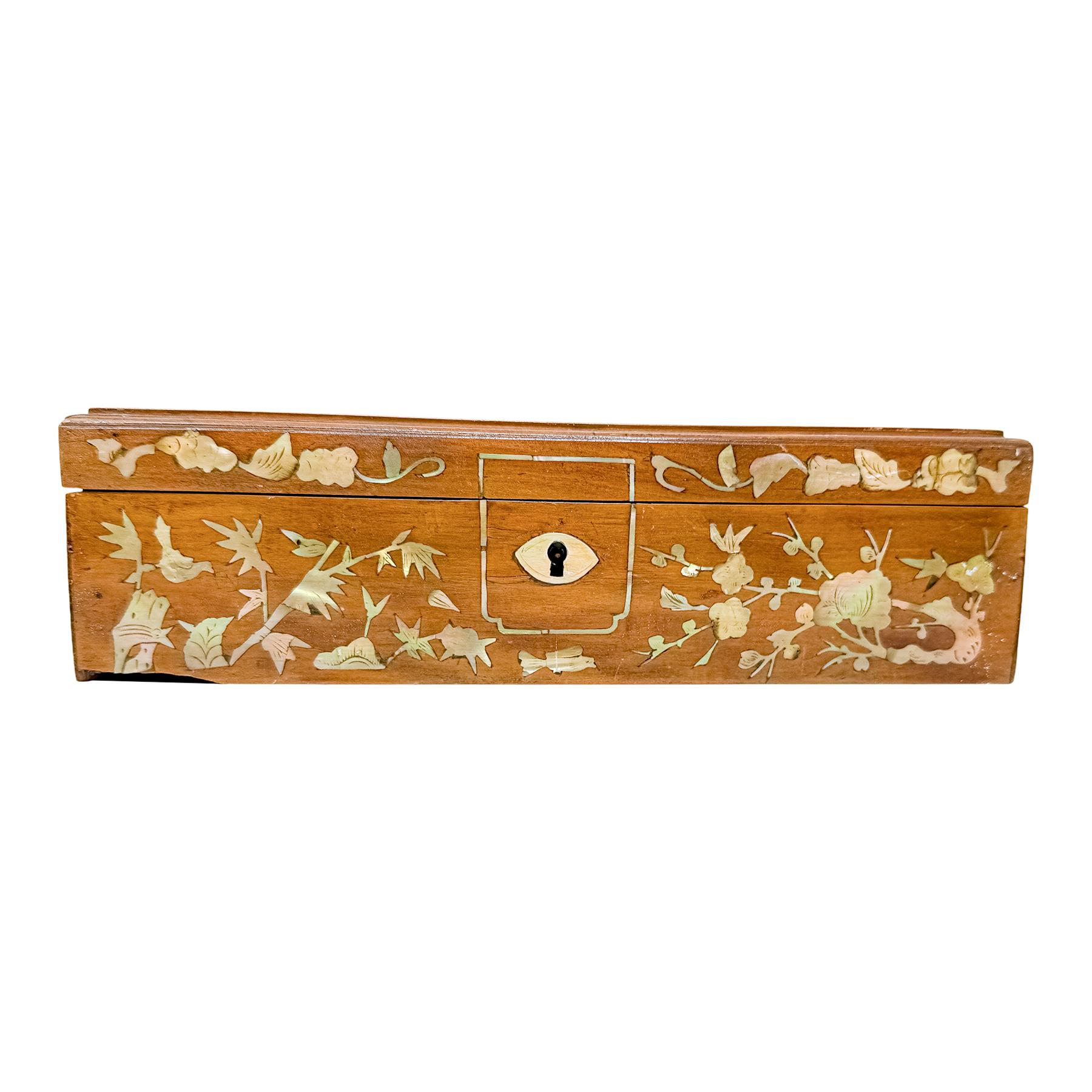 CAJA ORIENTAL DE PRINCIPIOS DE SIGLO XX